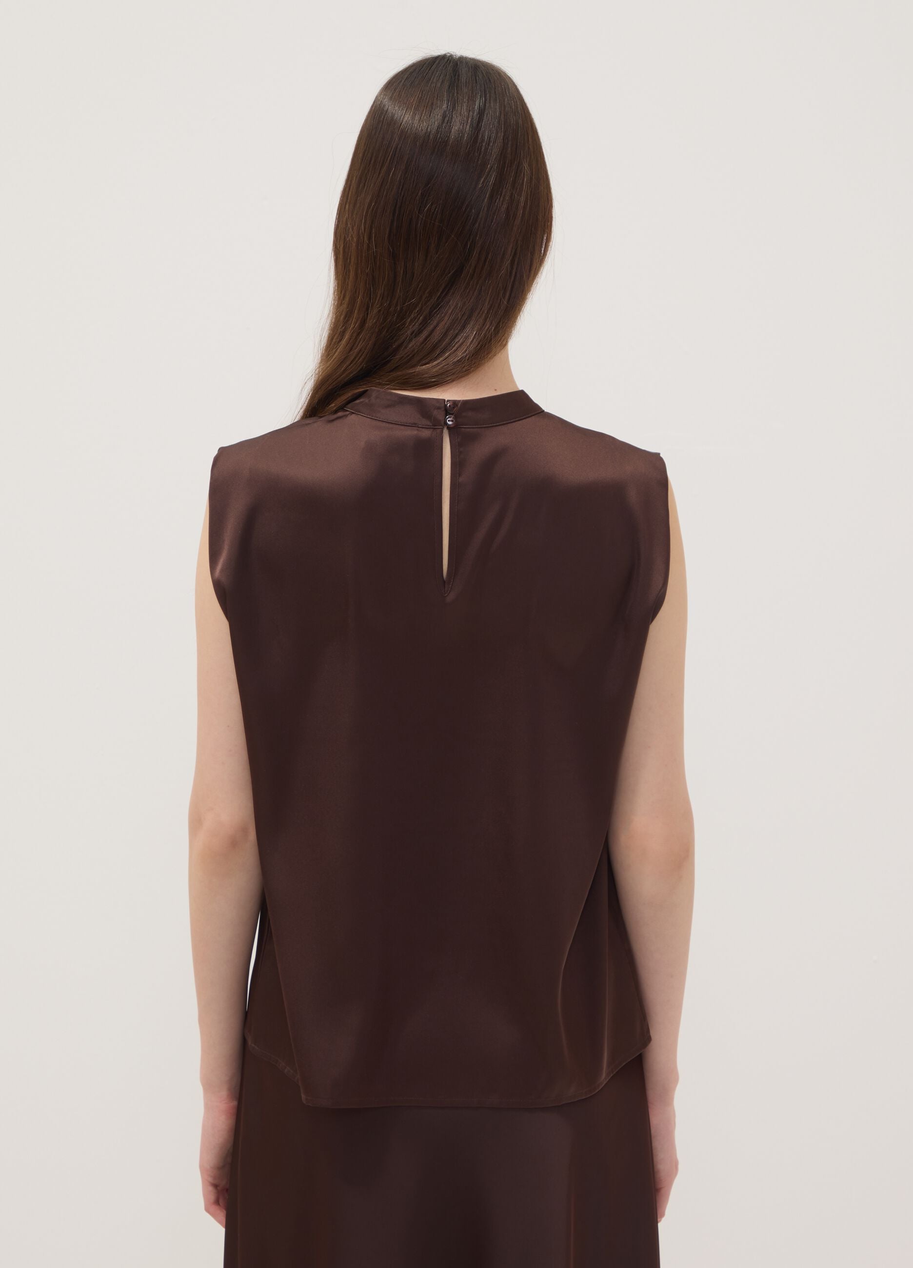 Brown sleeveless top in stretch fabric