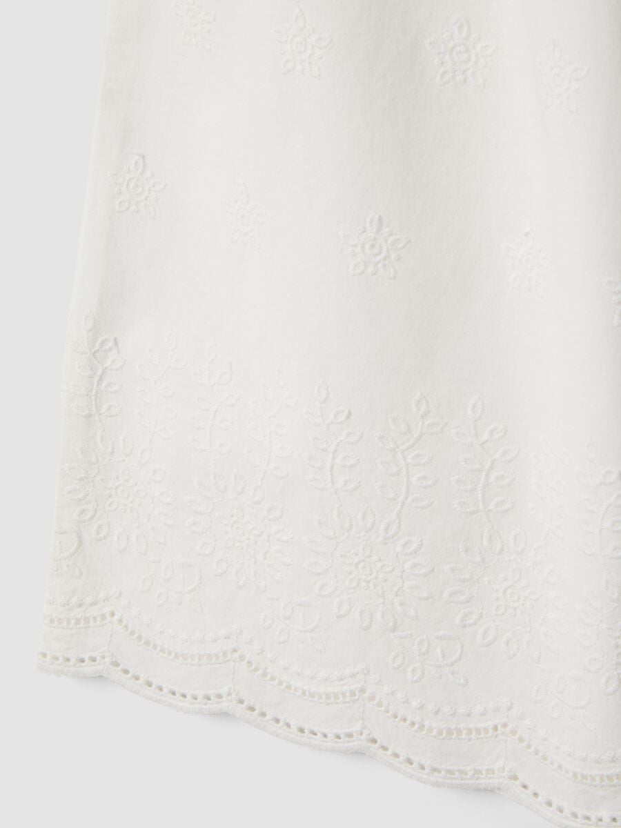 White cotton culottes with embroidery for girls_3
