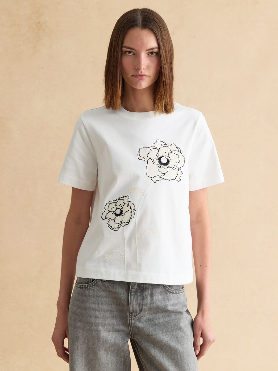 White regular fit pure cotton t-shirt with flowers_1
