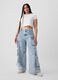 Baggy-fit cargo jeans with multiple pockets_4