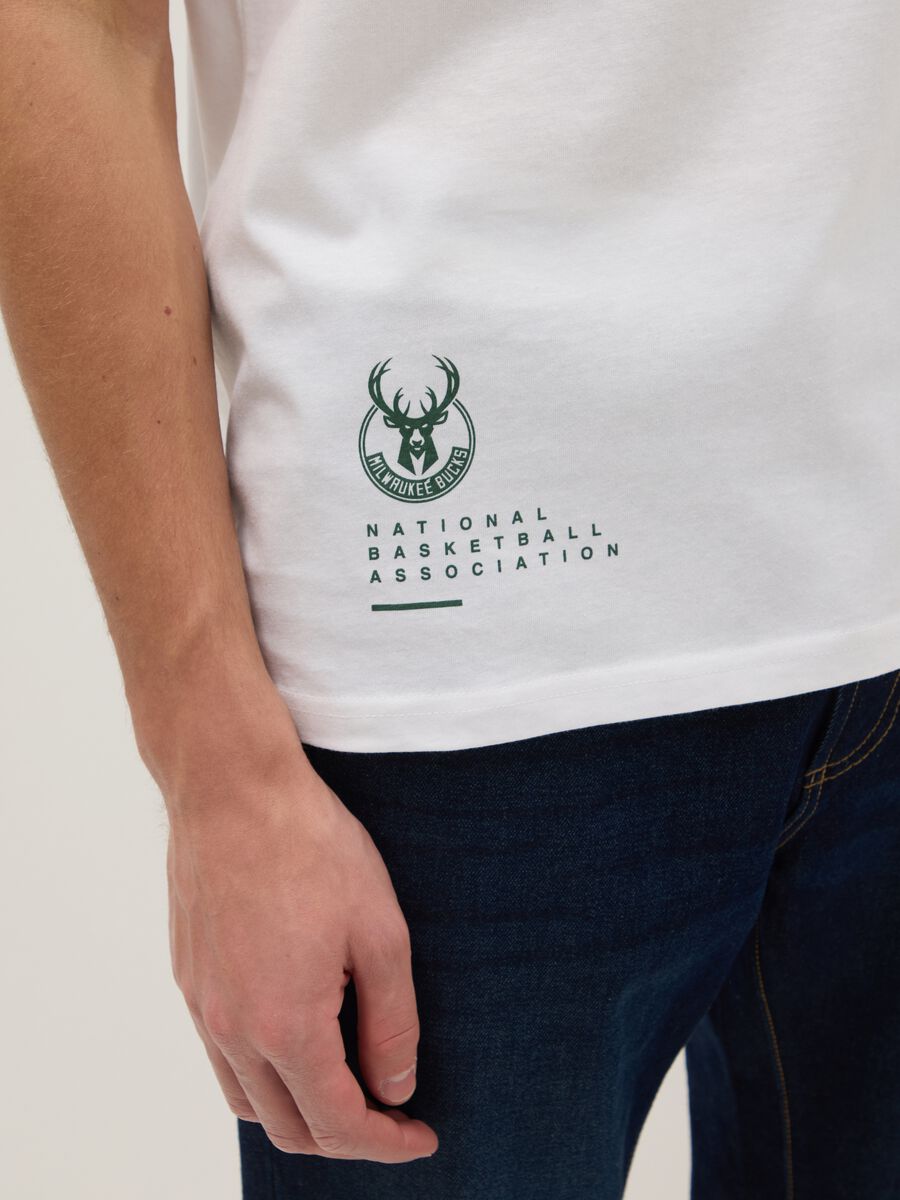 White pure cotton regular fit T-shirt with Milwaukee Bucks logo_3