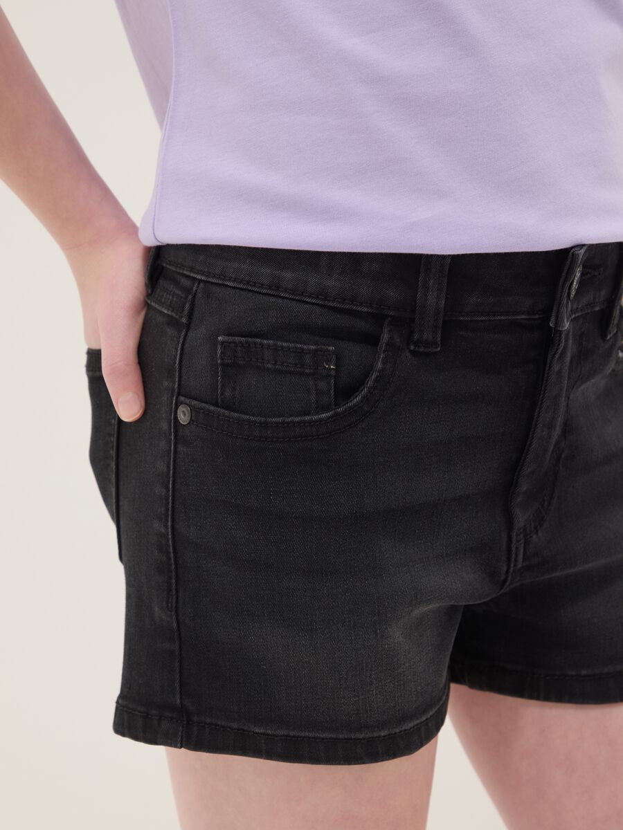 Girls&rsquo; black denim shorts in stretch cotton blend, slim fit_2