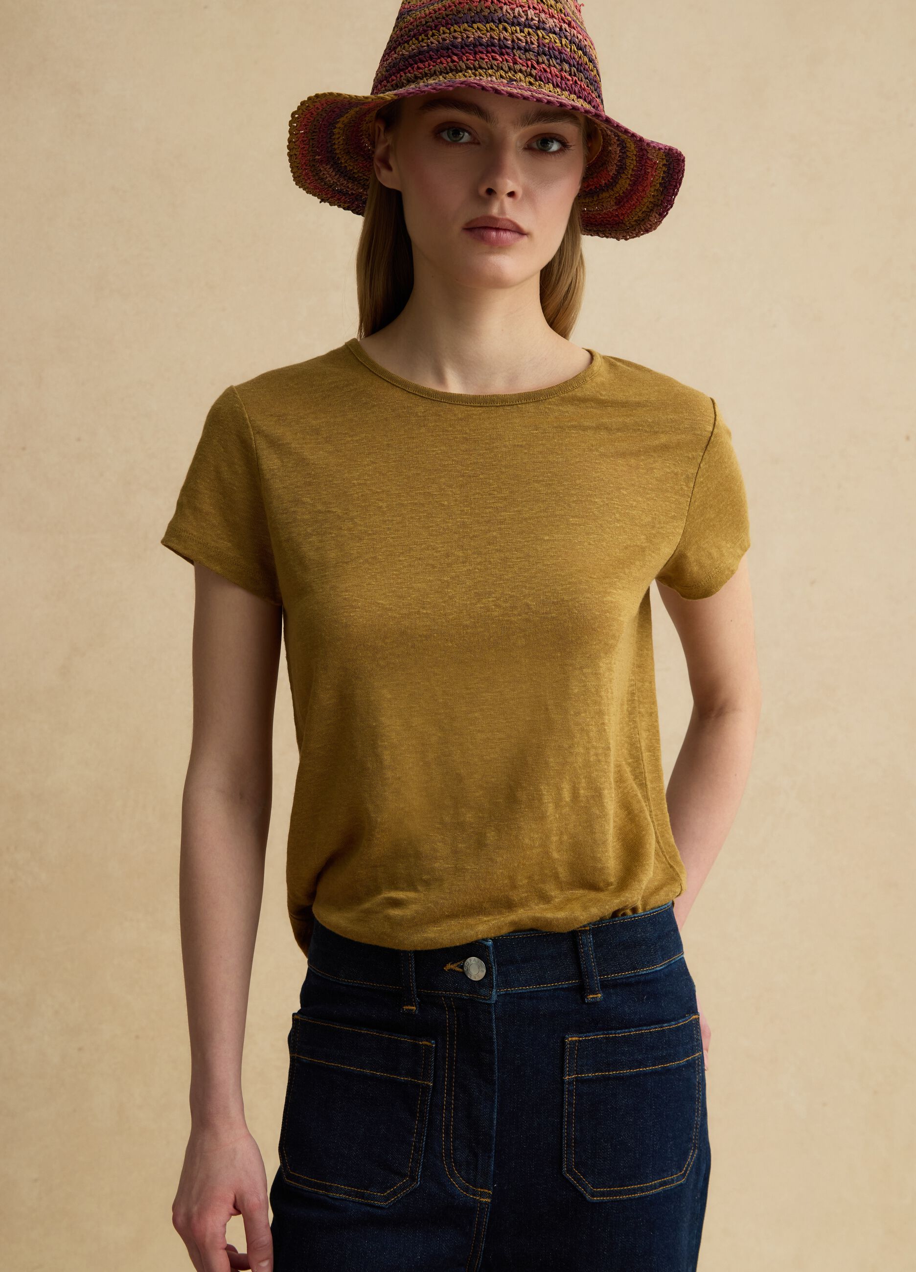 Green pure linen short-sleeve T-shirt, regular fit