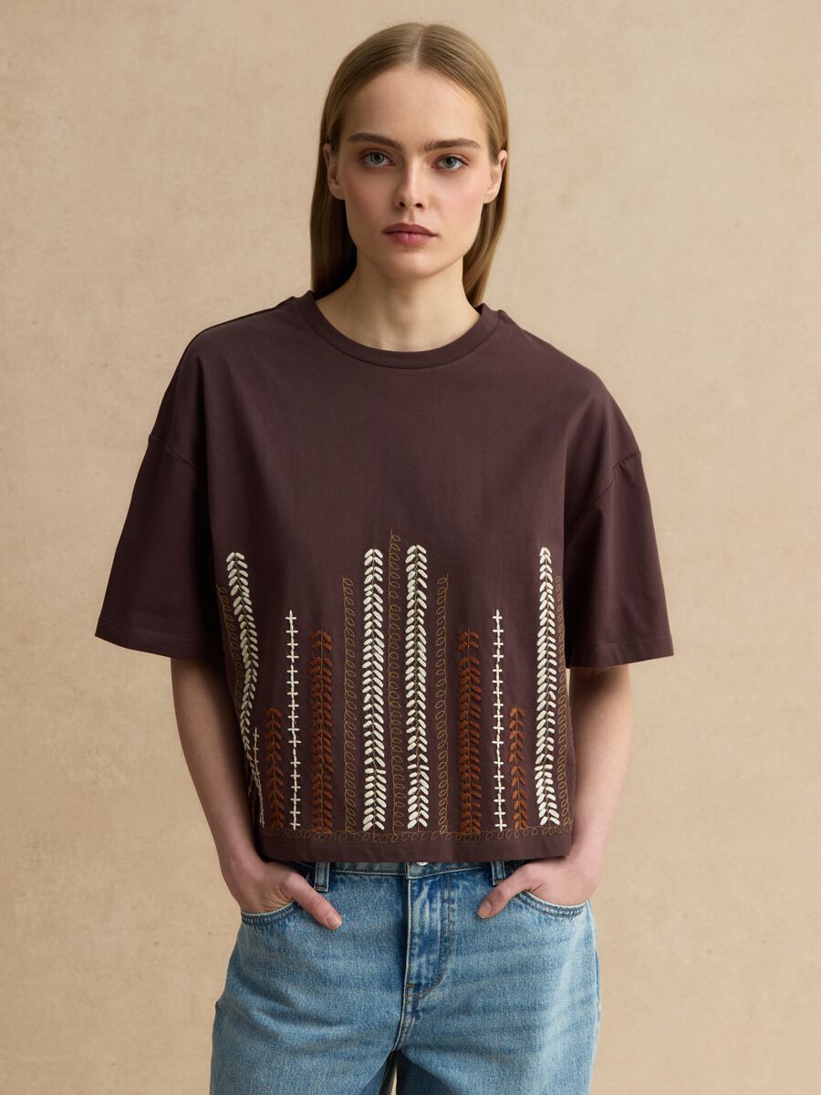 Brown pure cotton regular fit t-shirt with embroidery_1