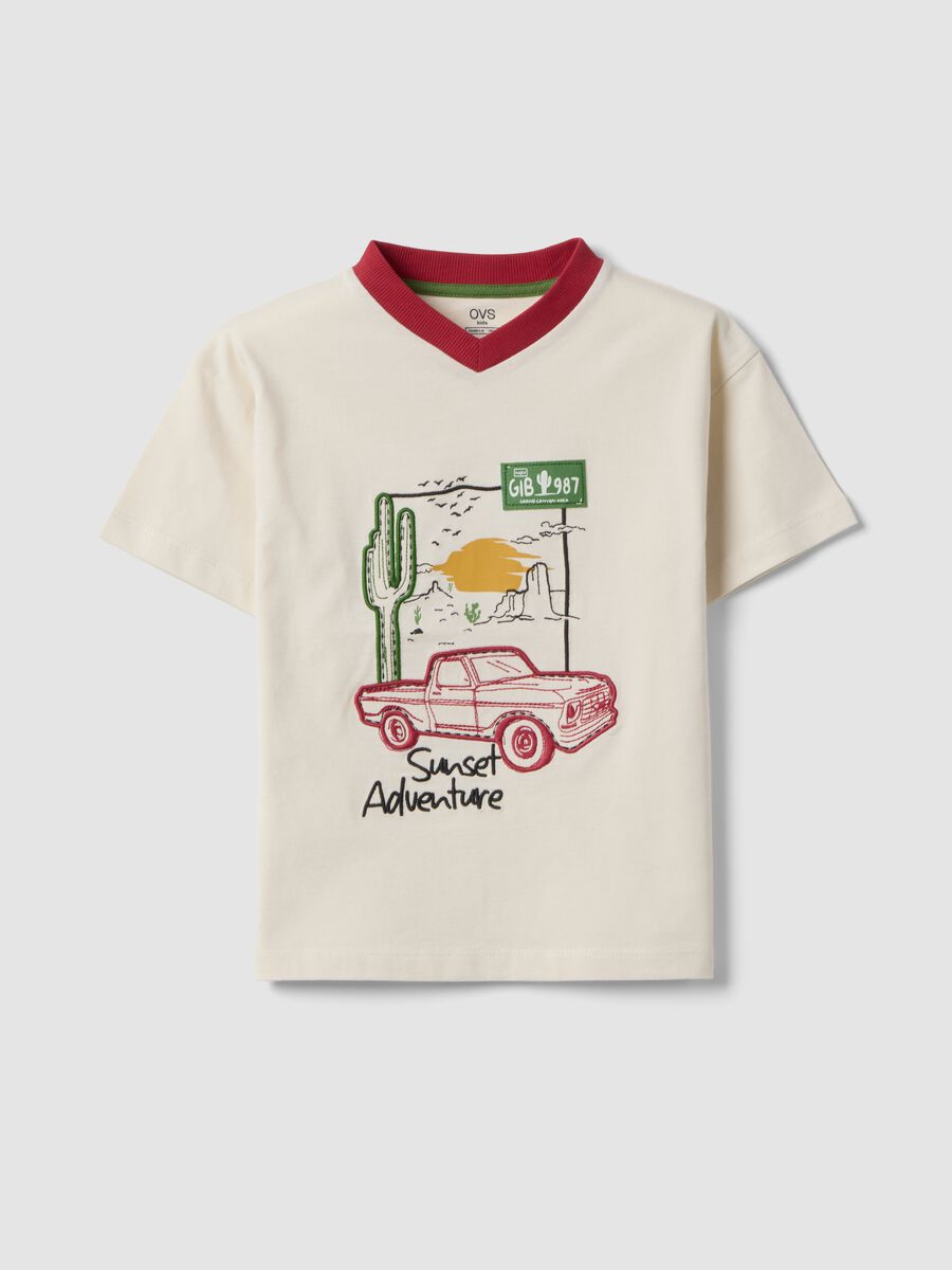T-shirt beige con stampa avventura in puro cotone_0