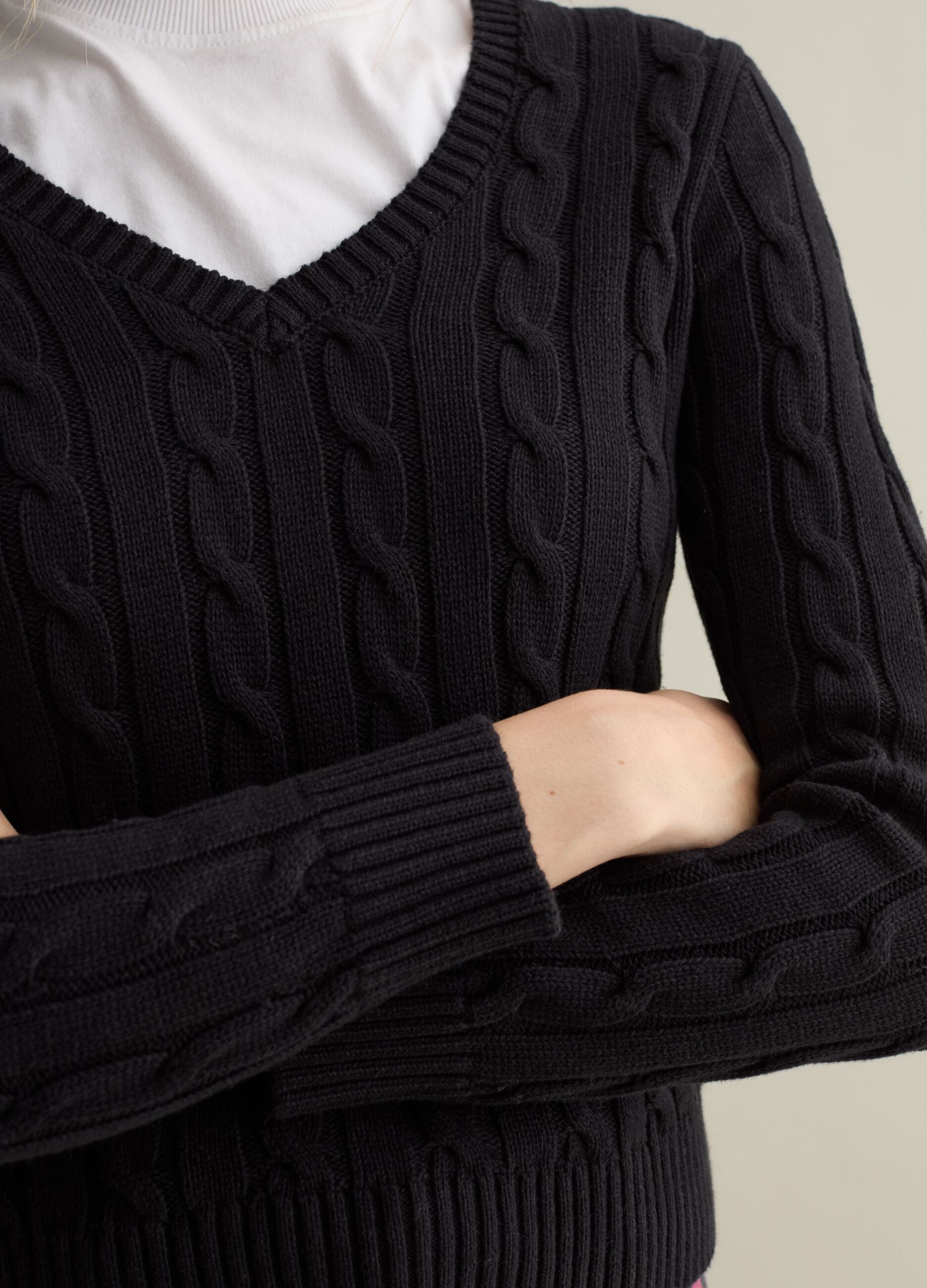 Cable-knit pullover with V neck
