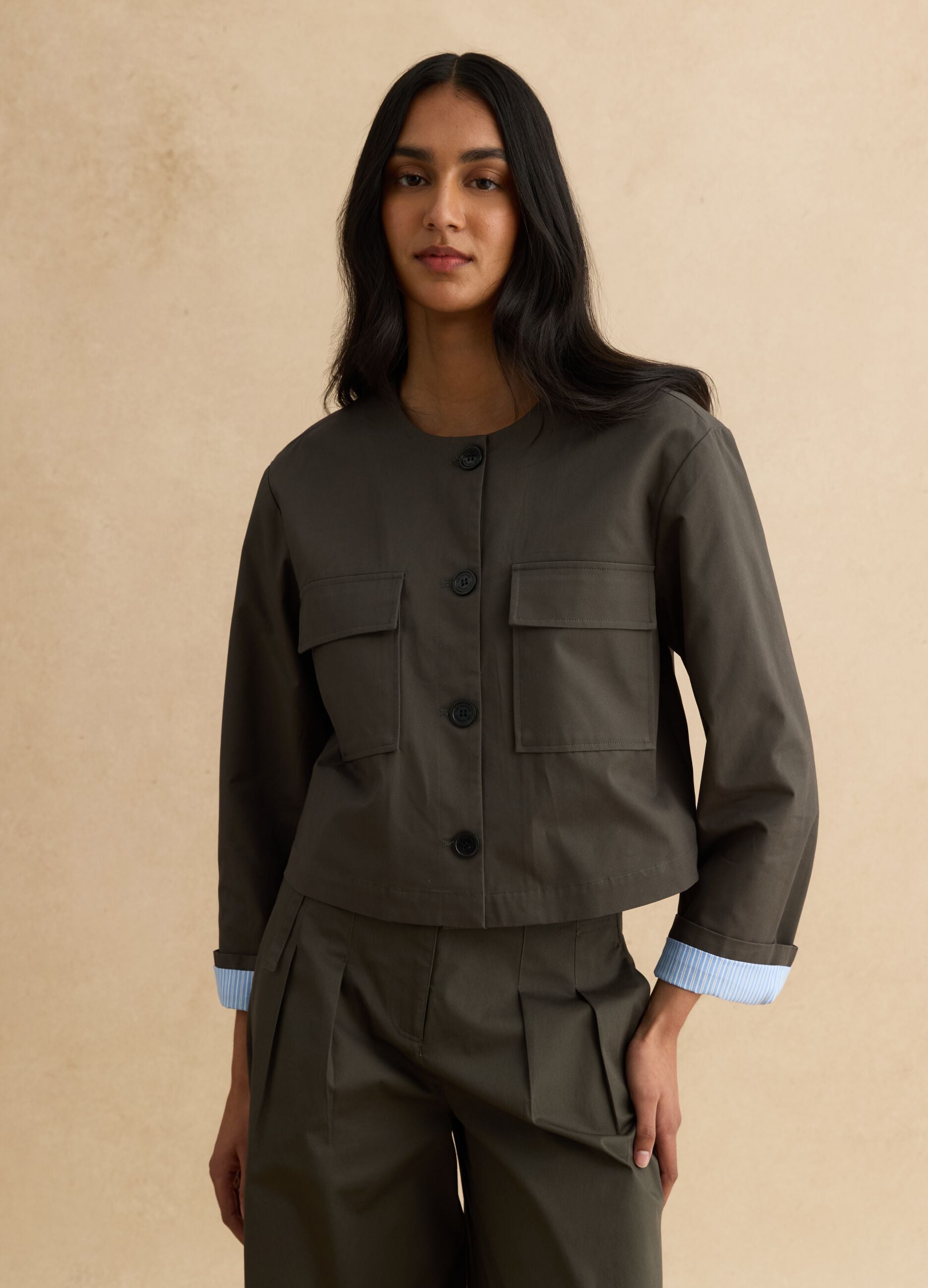 Regular fit green pure cotton jacket with buttons and front pockets