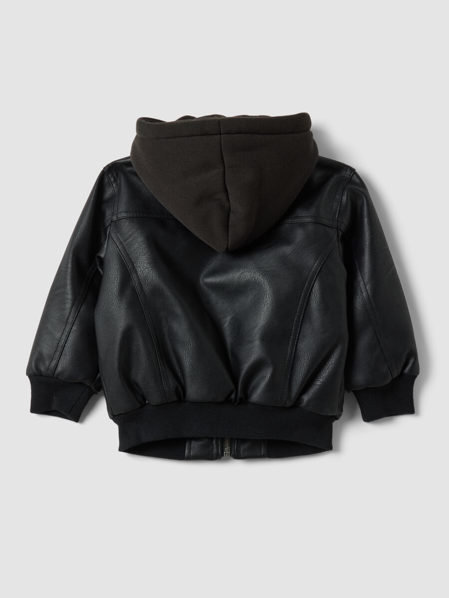 Bomber nero imbottito con cappuccio e zip per bimbo_1