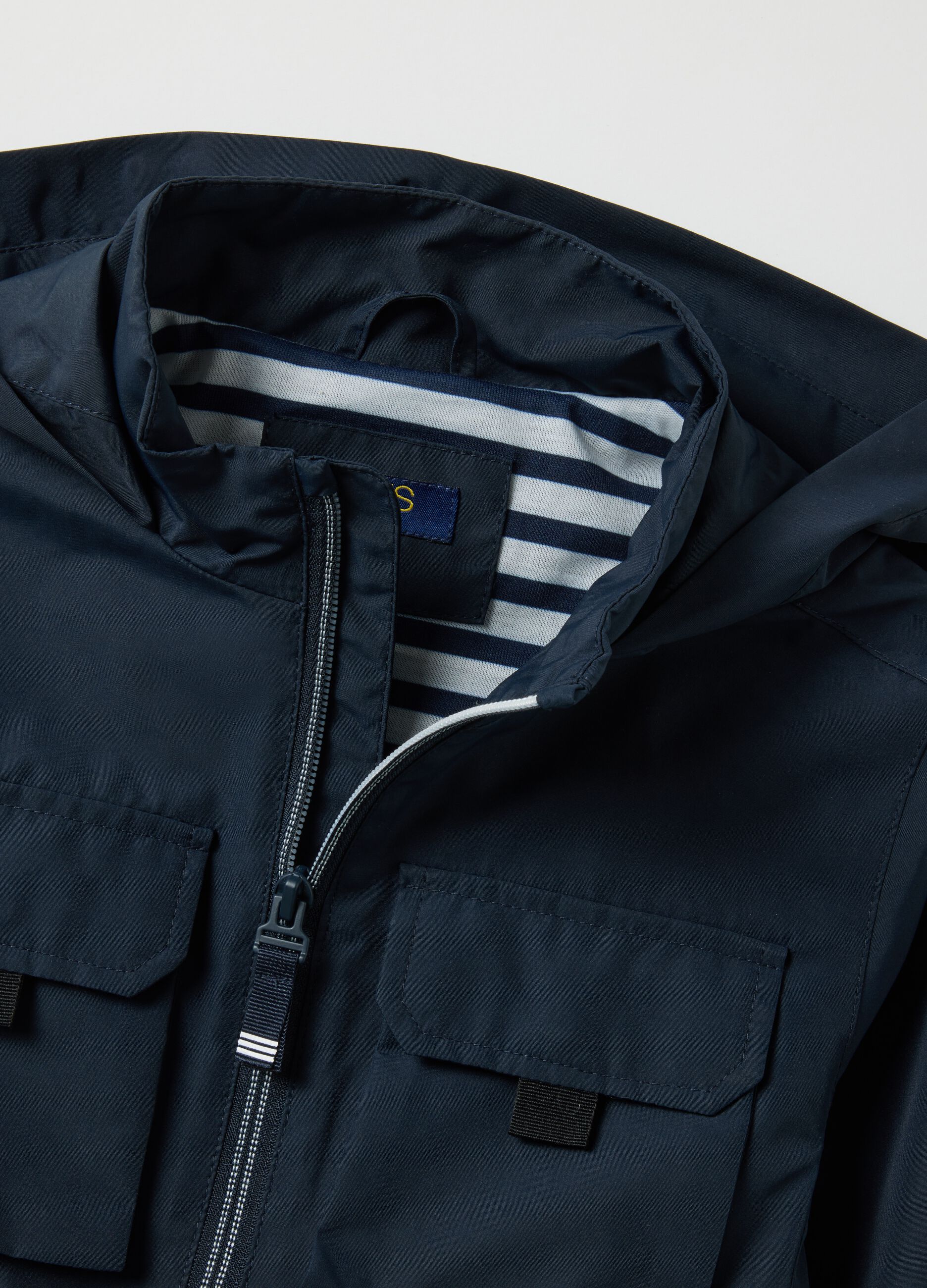 Blue lined regular fit kids' jacket with hood