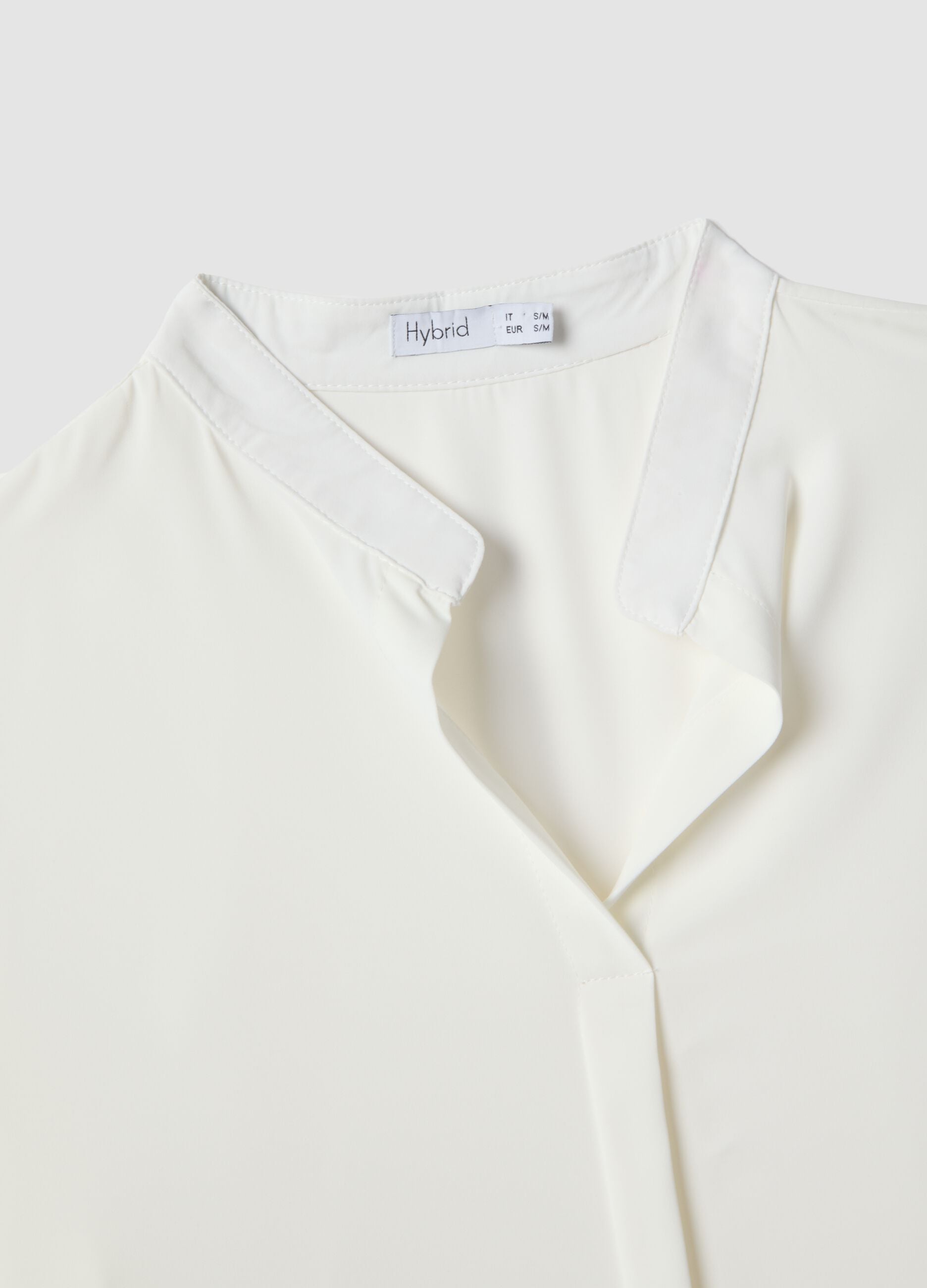 White long-sleeve regular-fit shirt with band collar