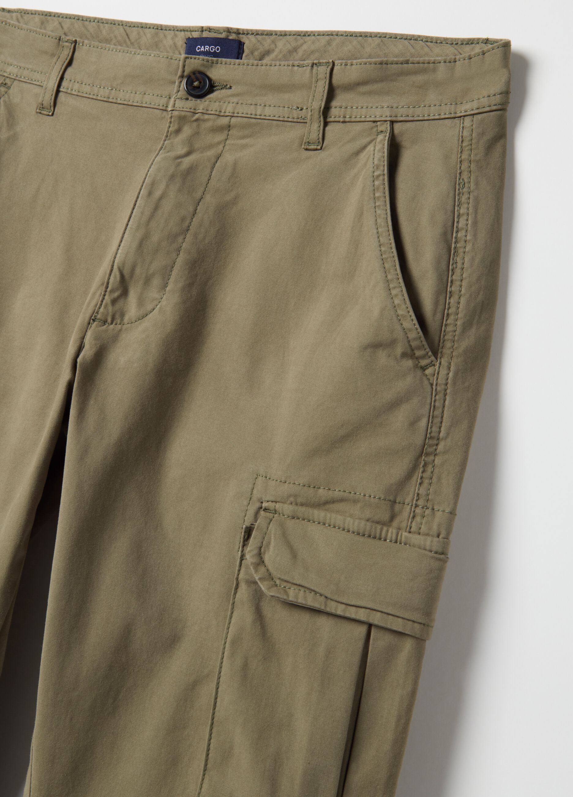 Slim fit stretch cotton green cargo trousers