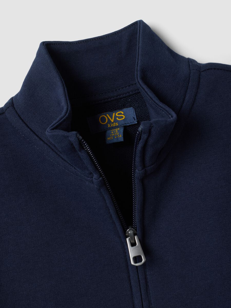 Blue organic cotton sweatshirt with stand-up collar for boys_2