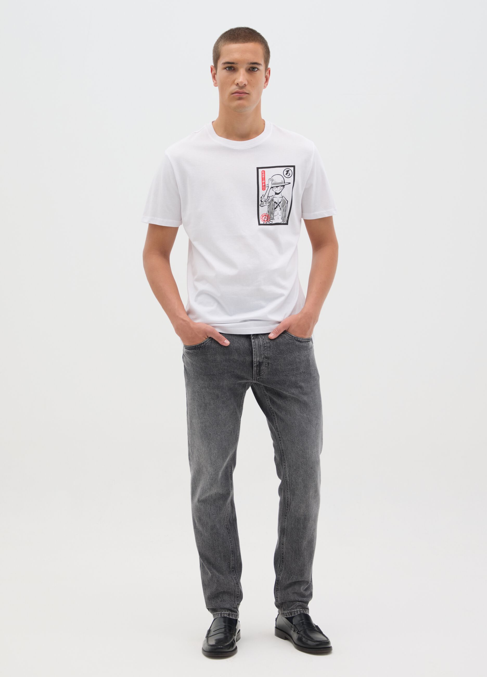 Men&rsquo;s white regular-fit T-shirt in 100% cotton with black print