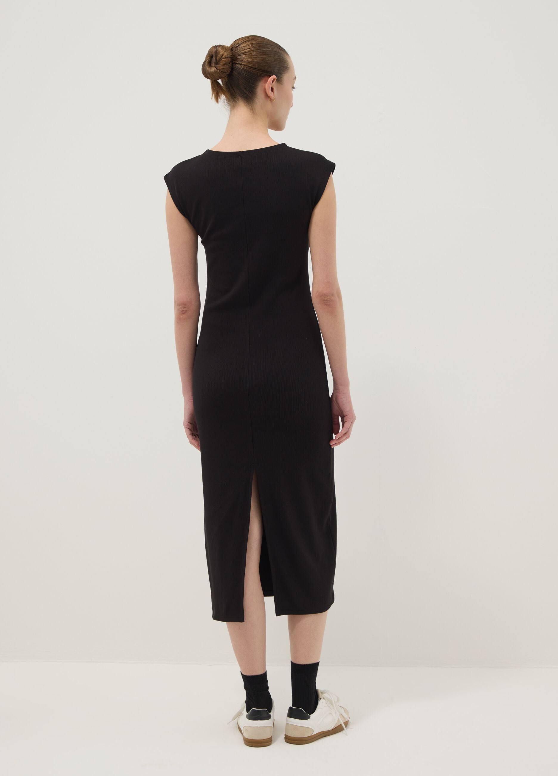 Black sleeveless fitted stretch cotton dress