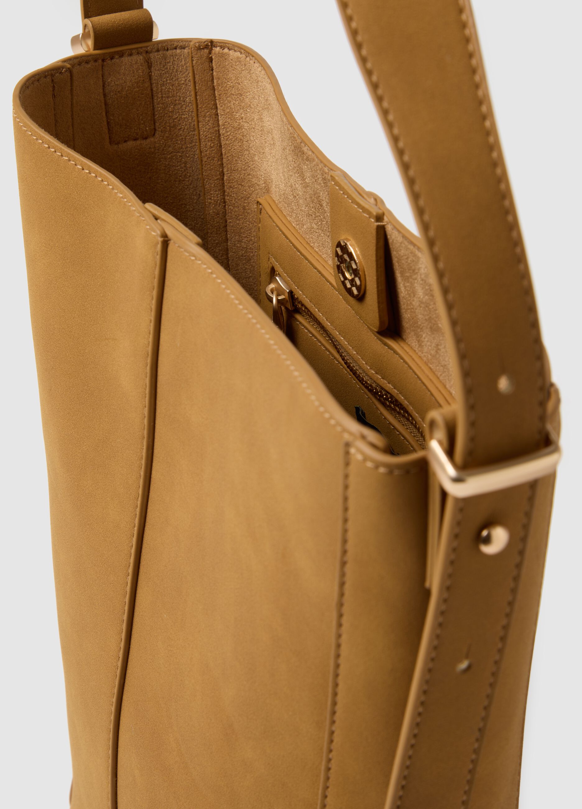Brown bucket bag with adjustable handle