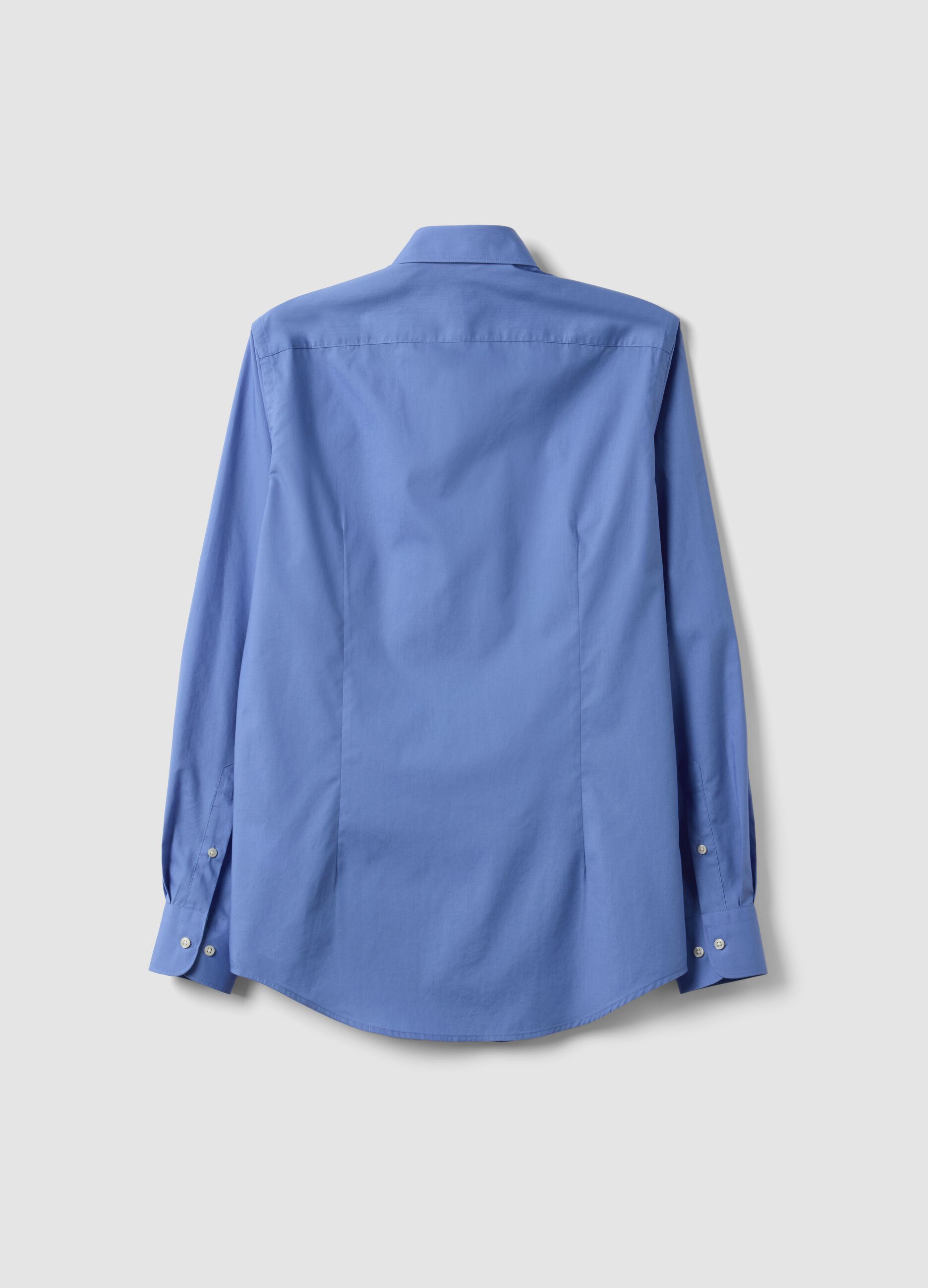 Blue slim-fit shirt with classic collar, easy-iron finish