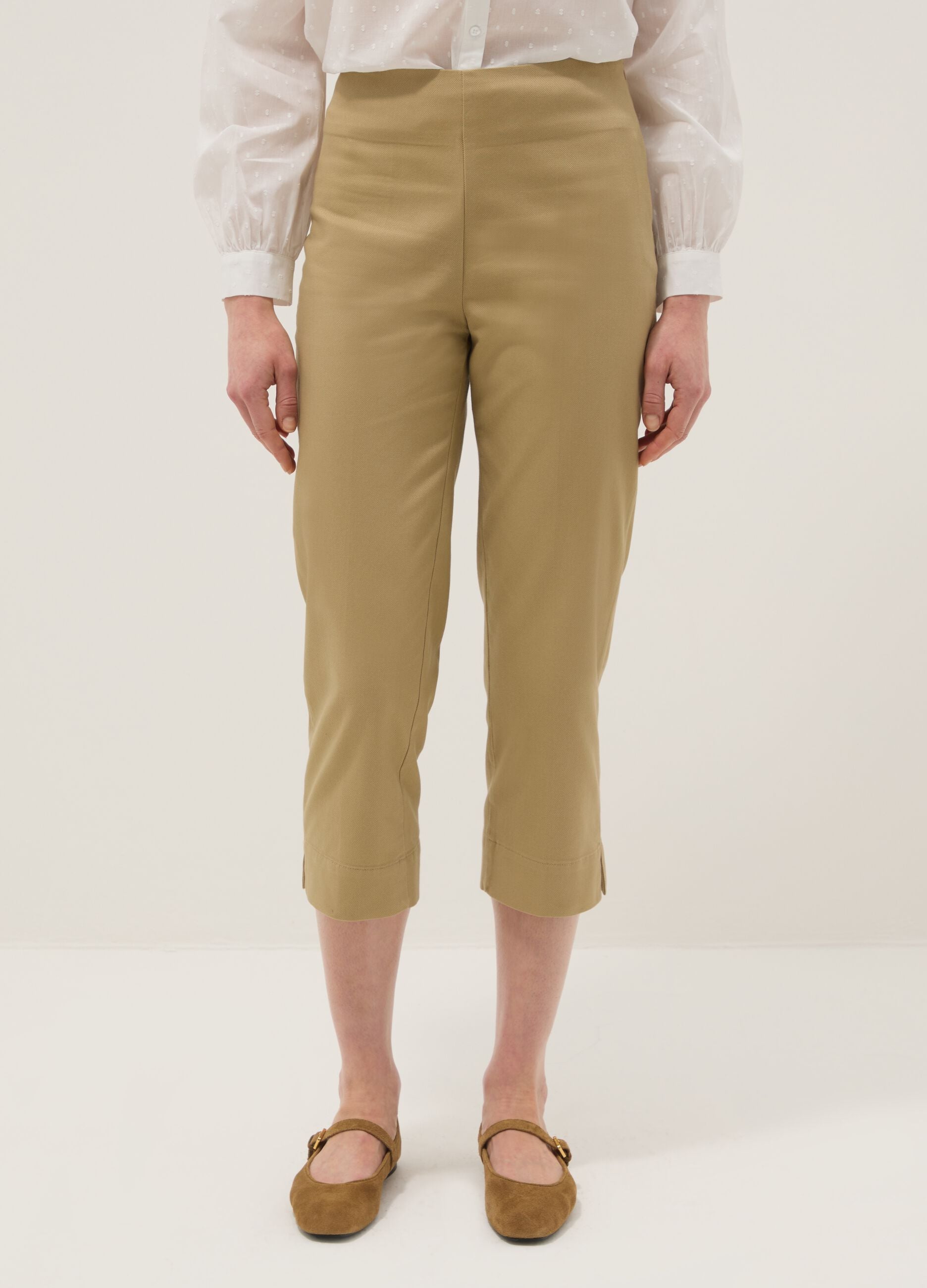Beige slim fit ankle-length trousers in stretch cotton