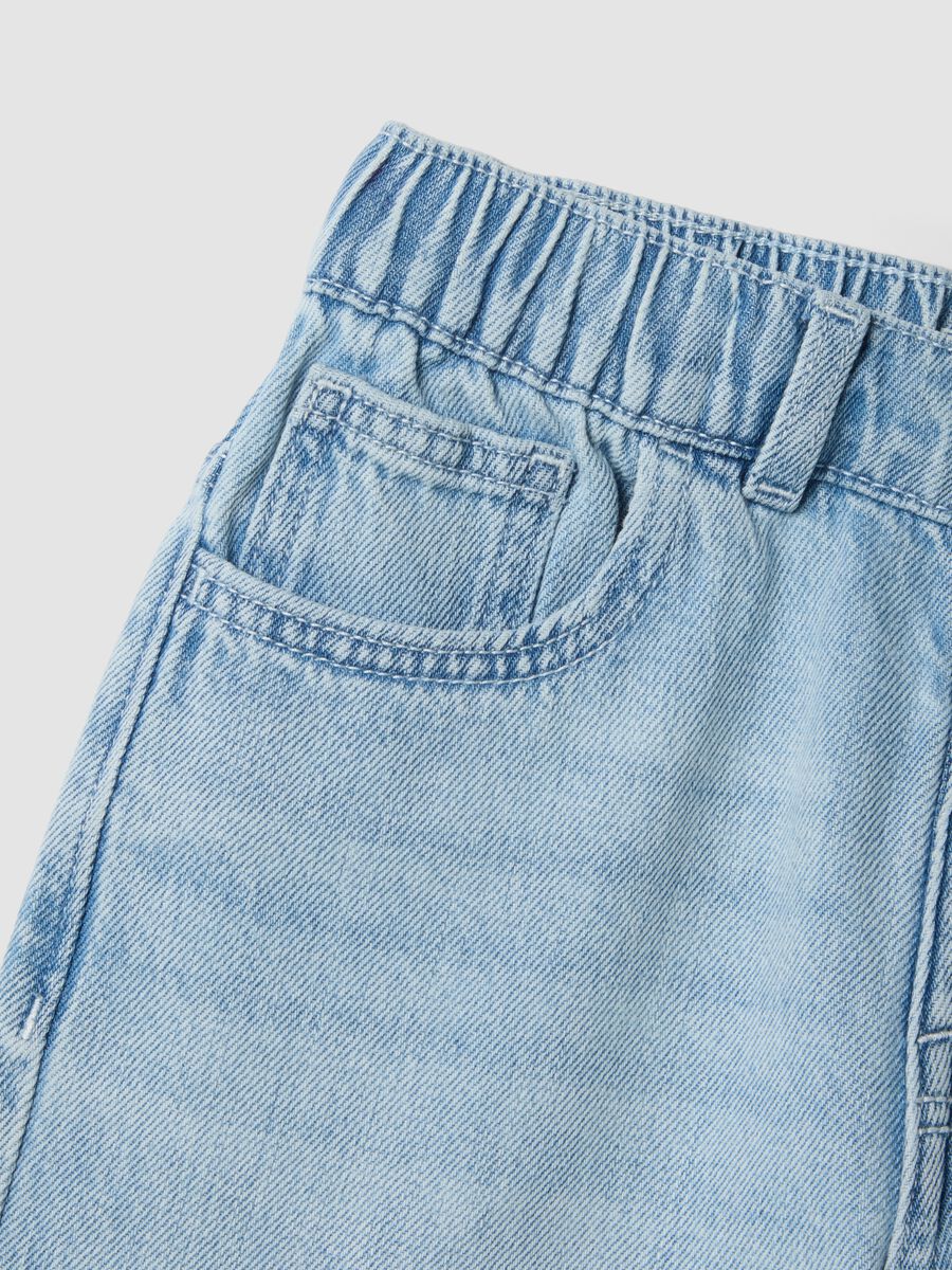 Light blue cotton-blend denim shorts for boys, regular fit_2