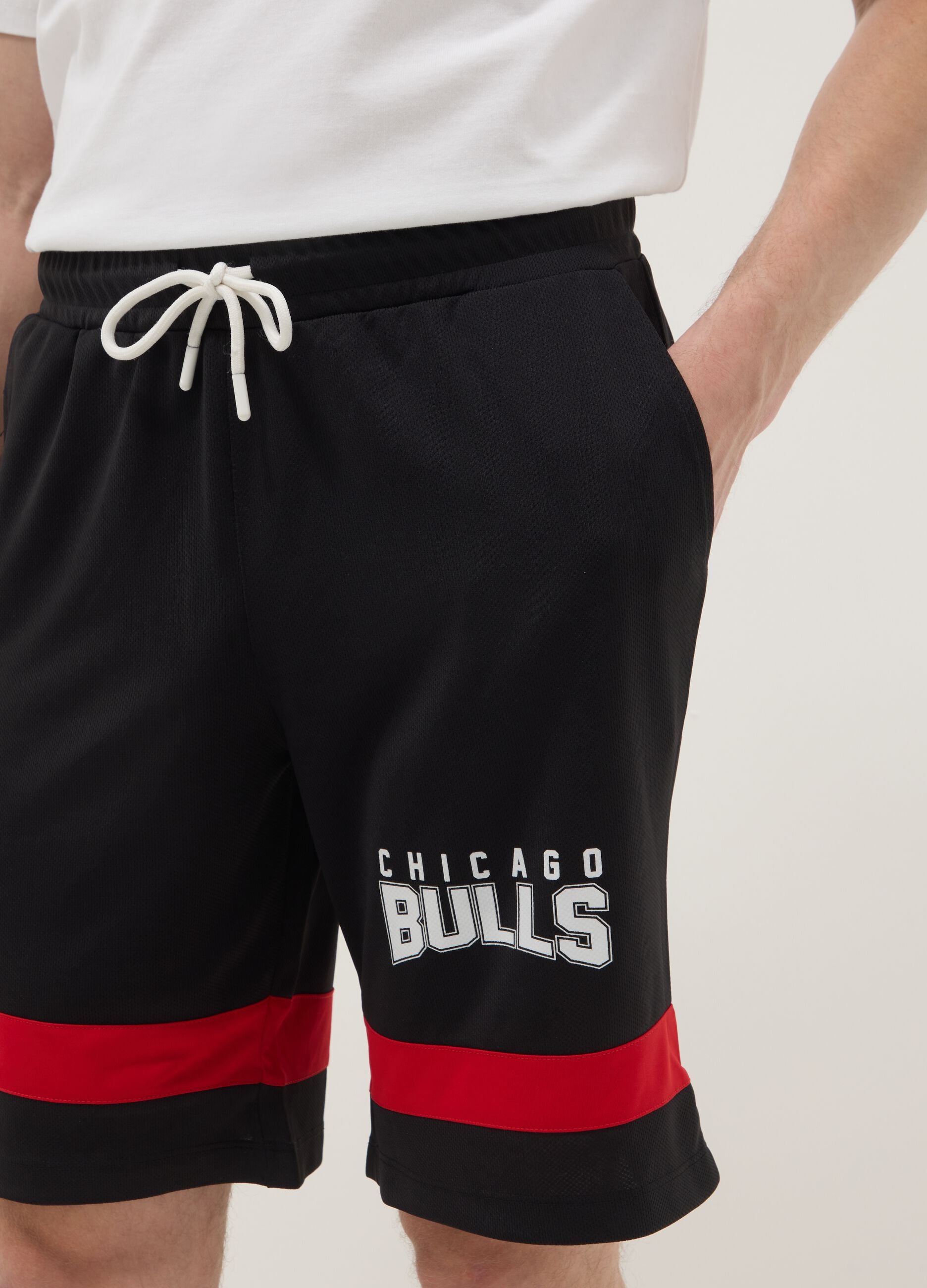 Multicolour pure cotton shorts with Chicago Bulls logo