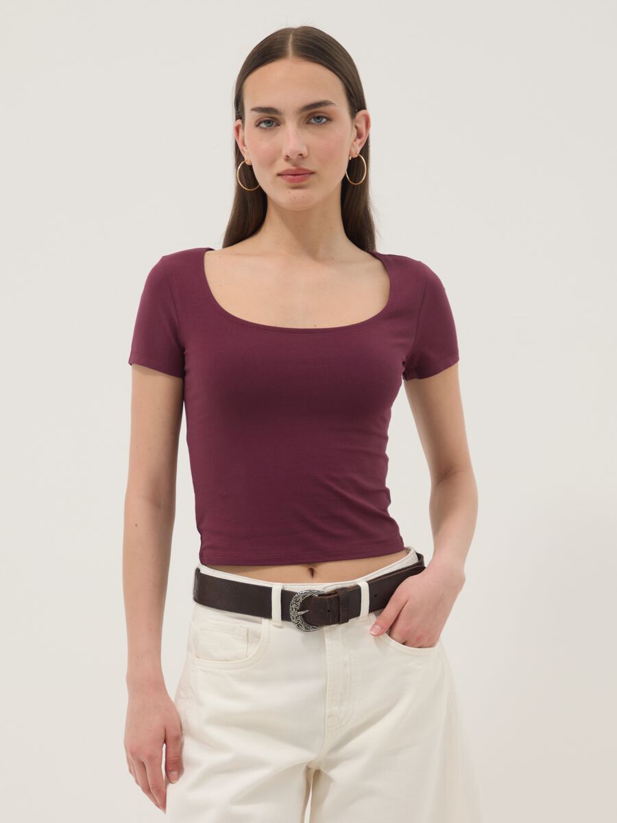 Purple stretch cotton T-shirt with square neckline, regular fit_1