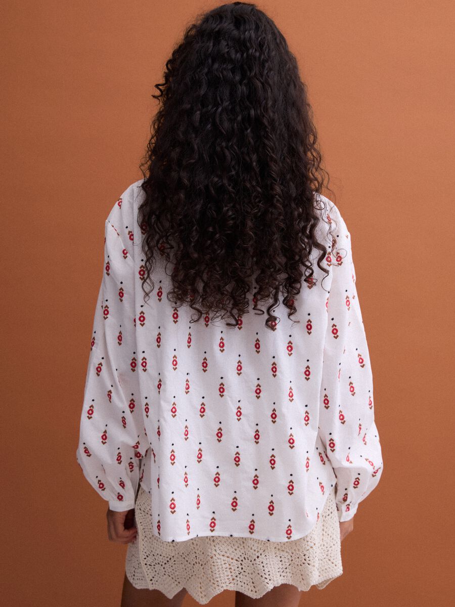 White pure cotton embroidered-pattern shirt, regular fit_3