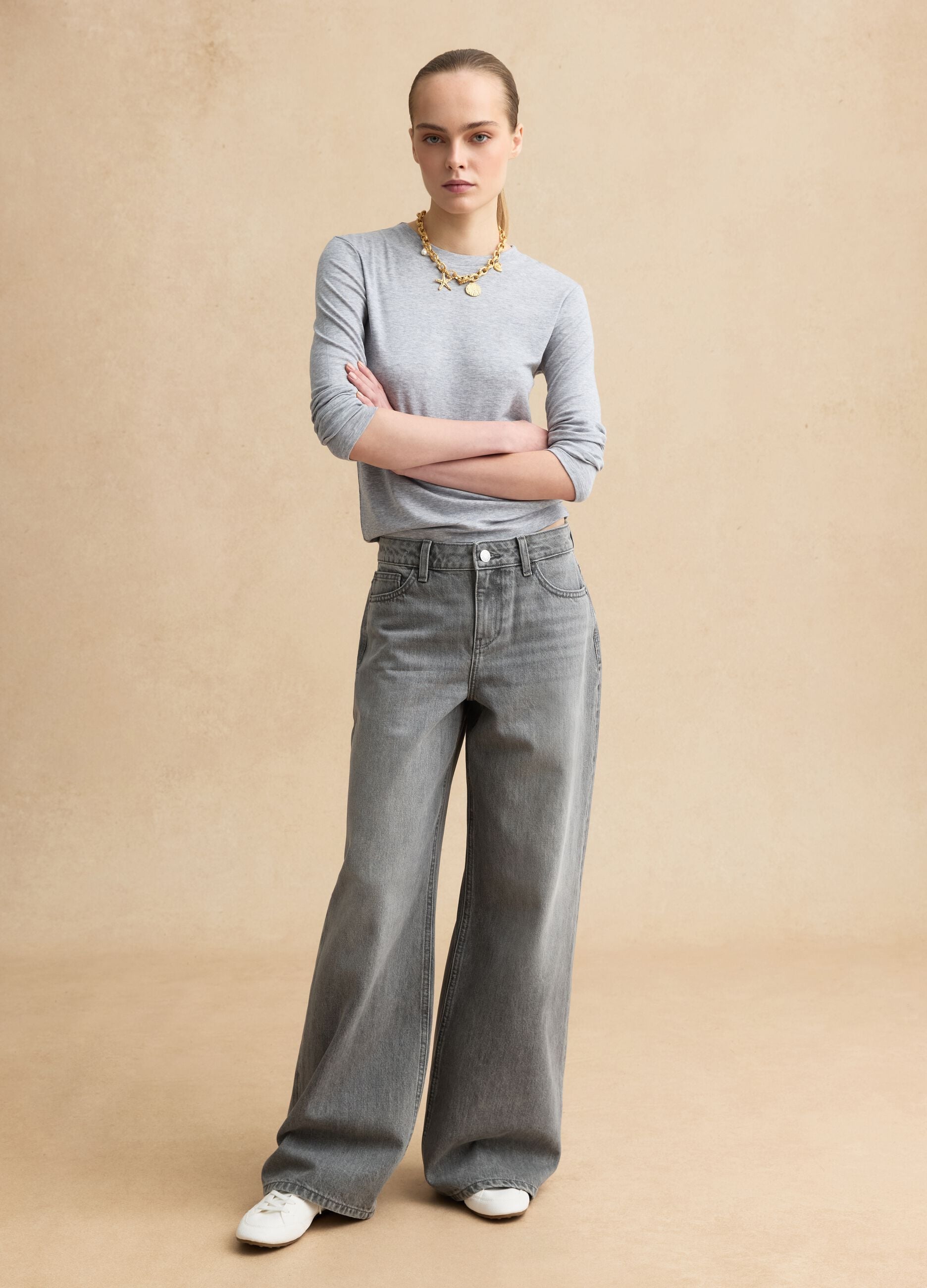 Grey crewneck long sleeve regular fit top