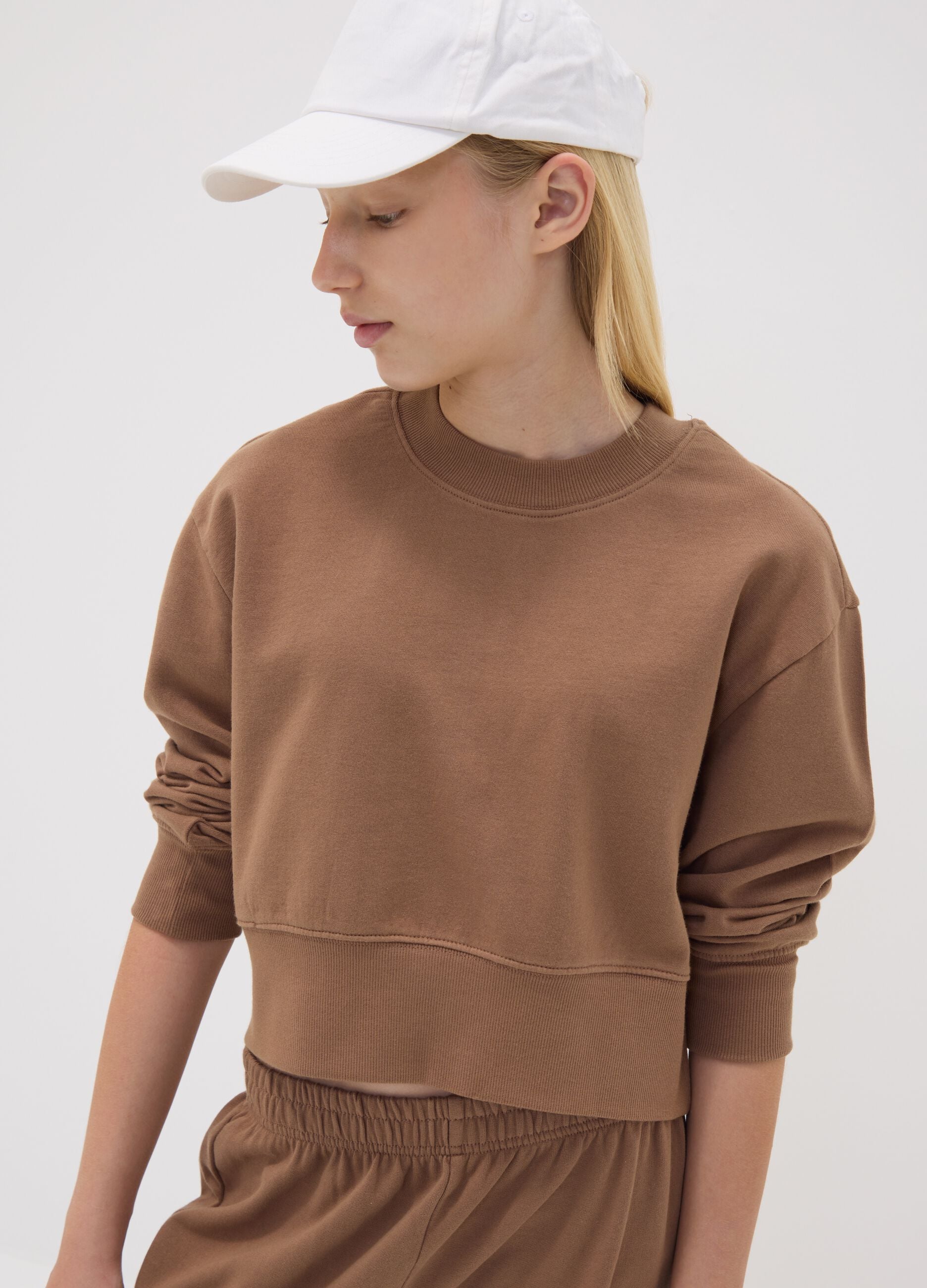 Brown sweatshirt in organic cotton and viscose blend with ribbed neckline