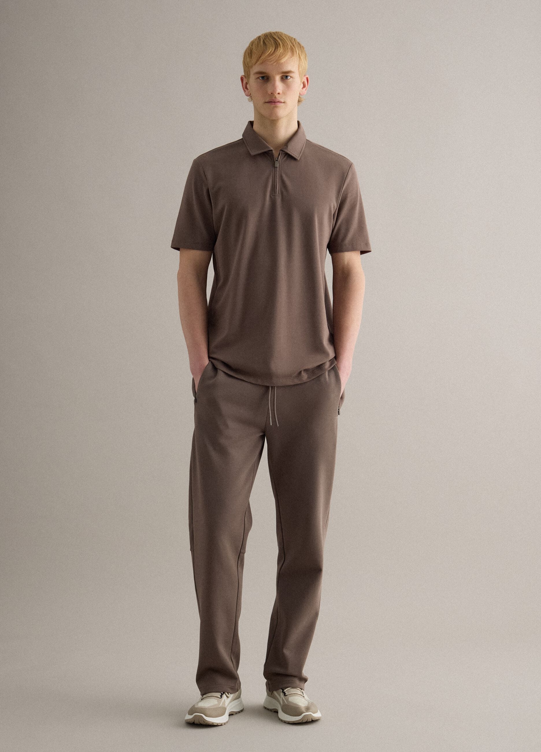 Brown short sleeve stretch cotton polo with regular fit