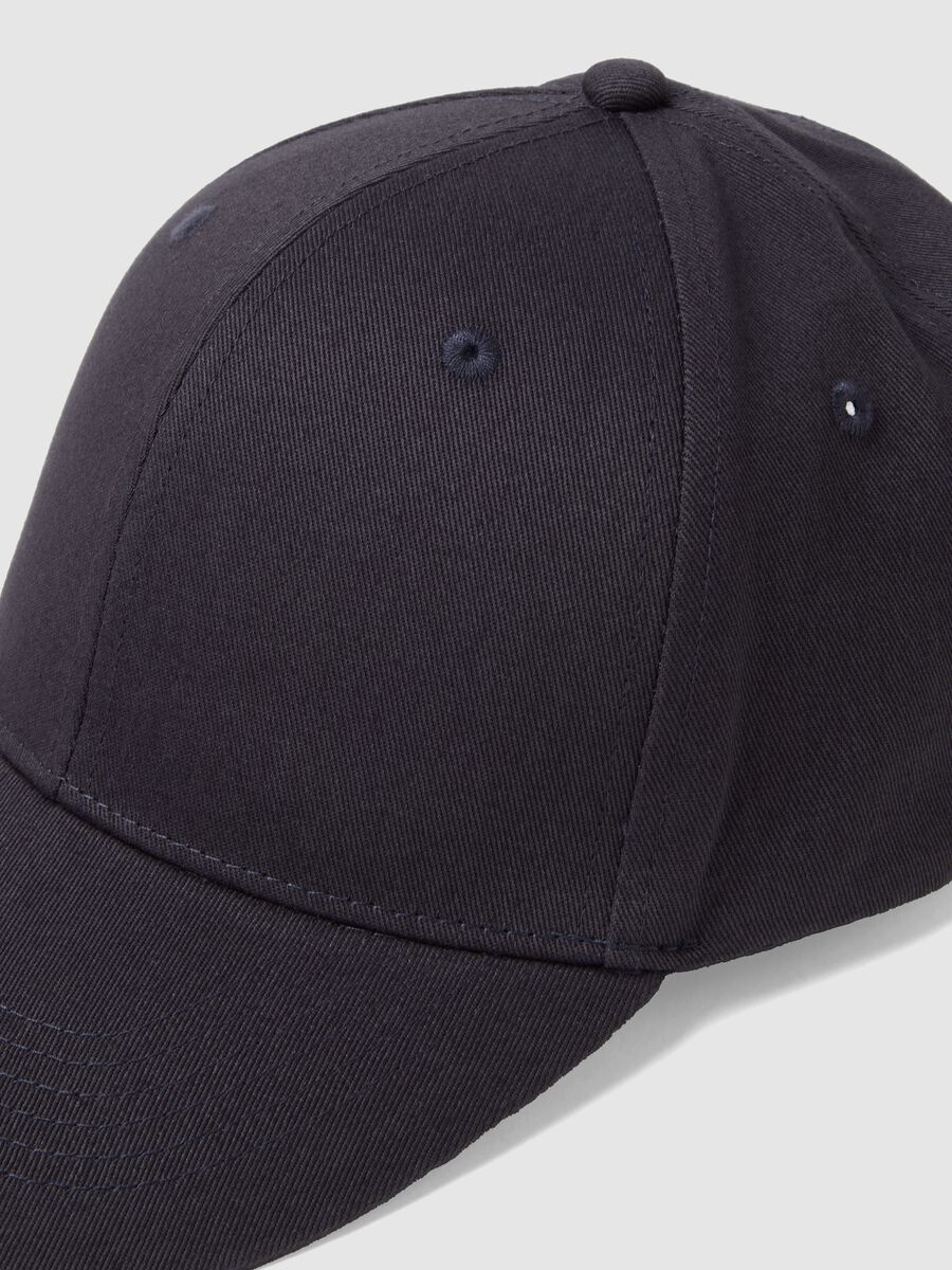 Black pure cotton baseball cap with adjustable closure_1
