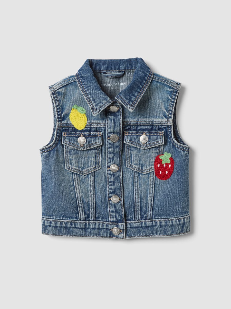 Girls&rsquo; Blue Denim Sleeveless Jacket in 100% Cotton with Fruit Patches_0