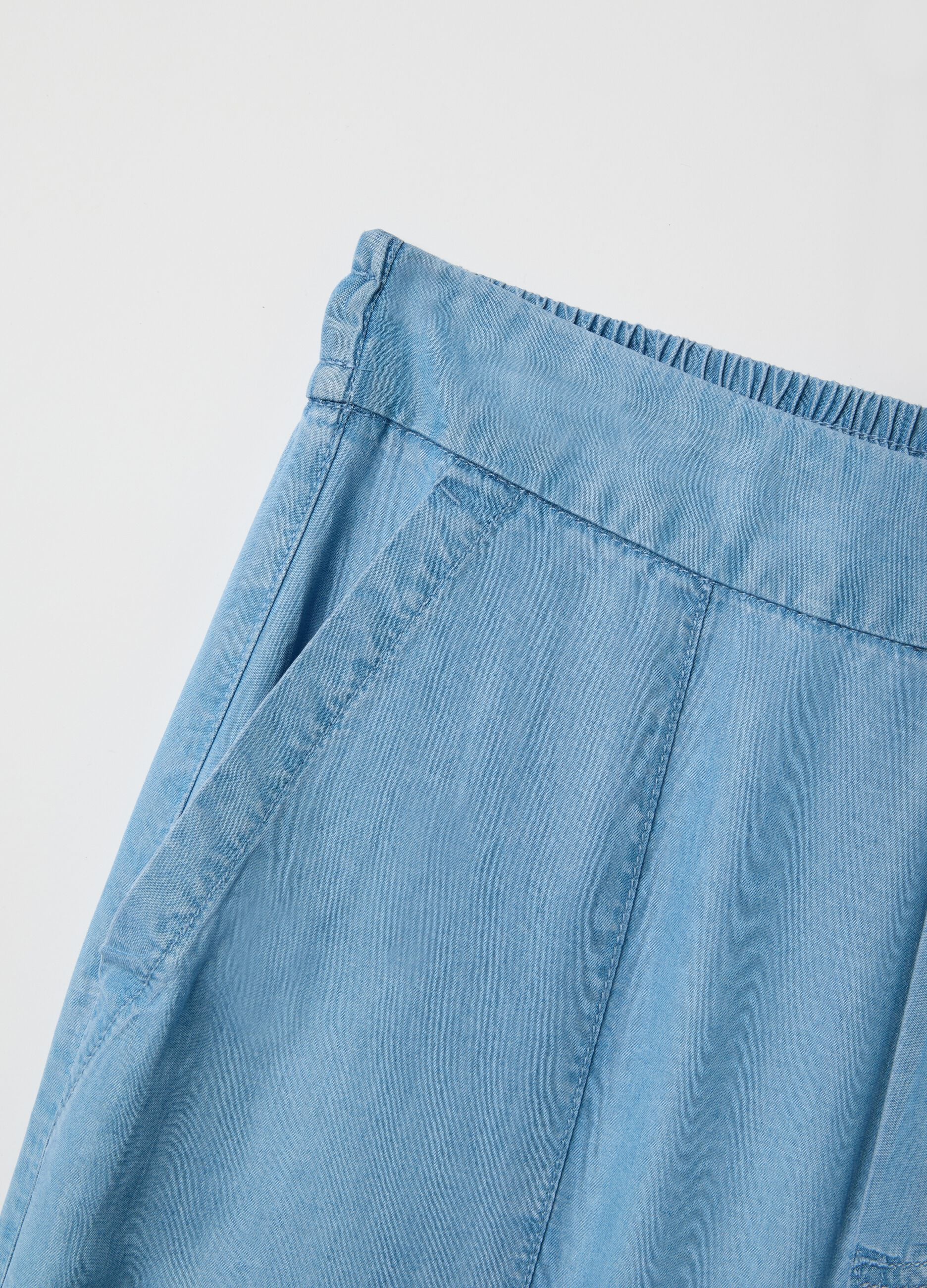 Jeans denim azzurro chiaro in puro lyocell con vita elasticizzata relaxed fit