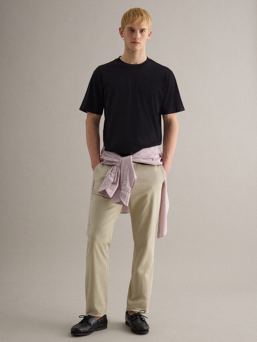Men's black crew neck t-shirt in pure cotton, relaxed fit_1