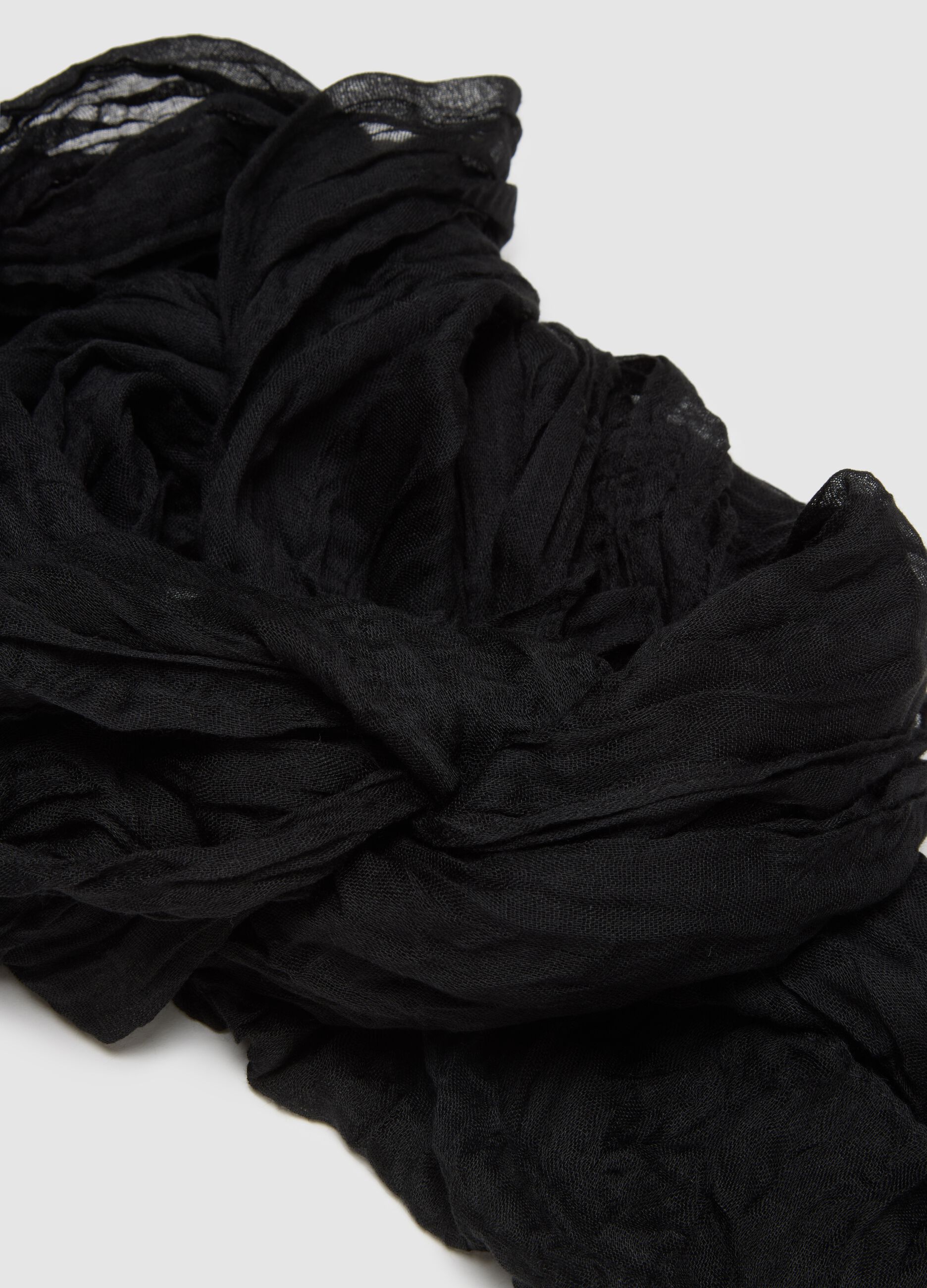 Regular fit lightweight black scarf