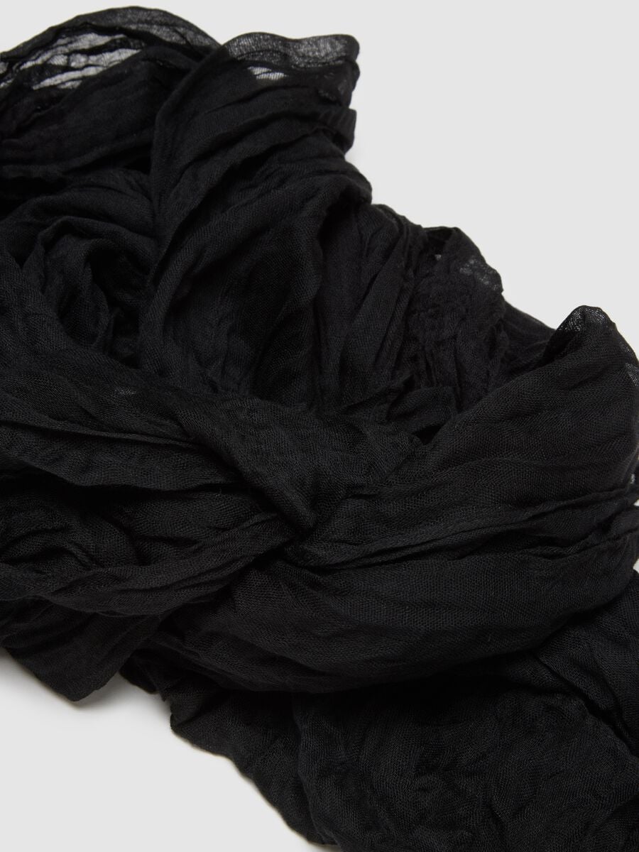 Regular fit lightweight black scarf_1