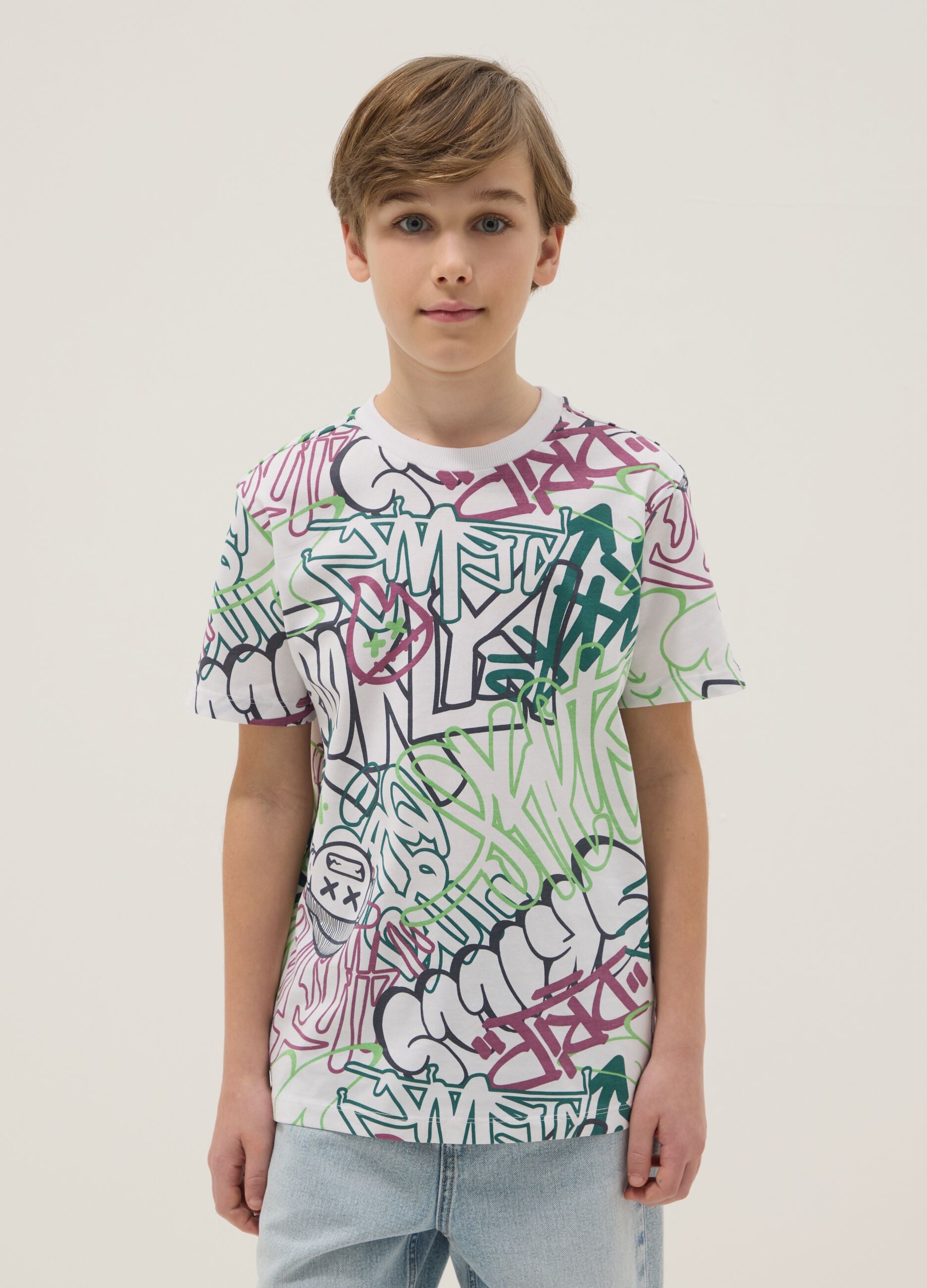 Boys&rsquo; multicolour pure cotton graffiti T-shirt, regular fit