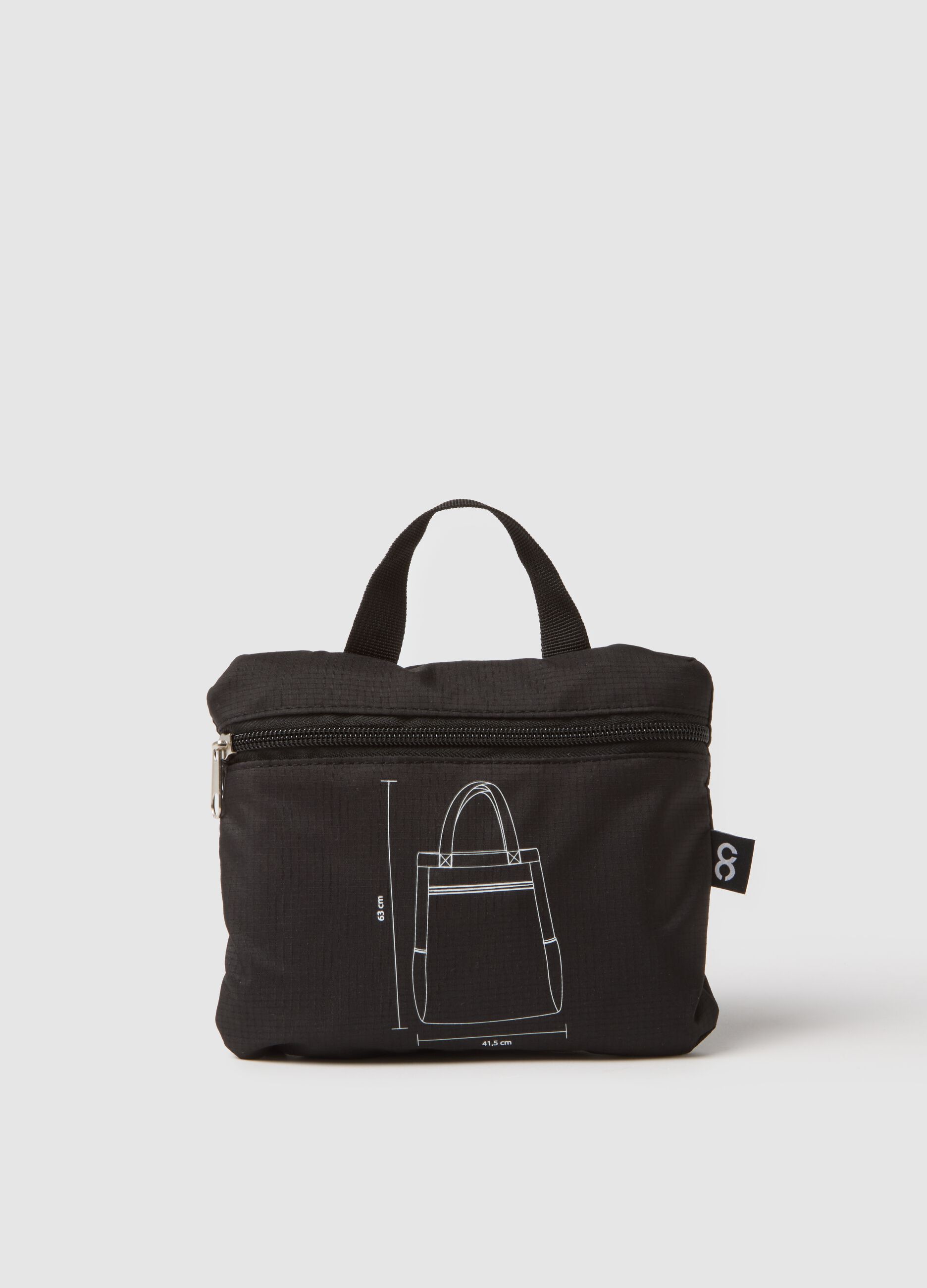 Black sports bag with practical fit