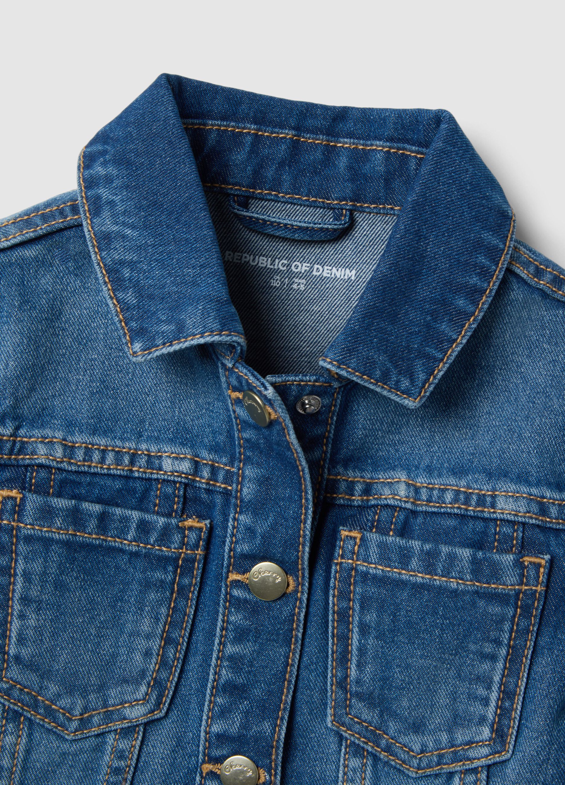 Girl's regular fit blue denim cotton jacket with pockets