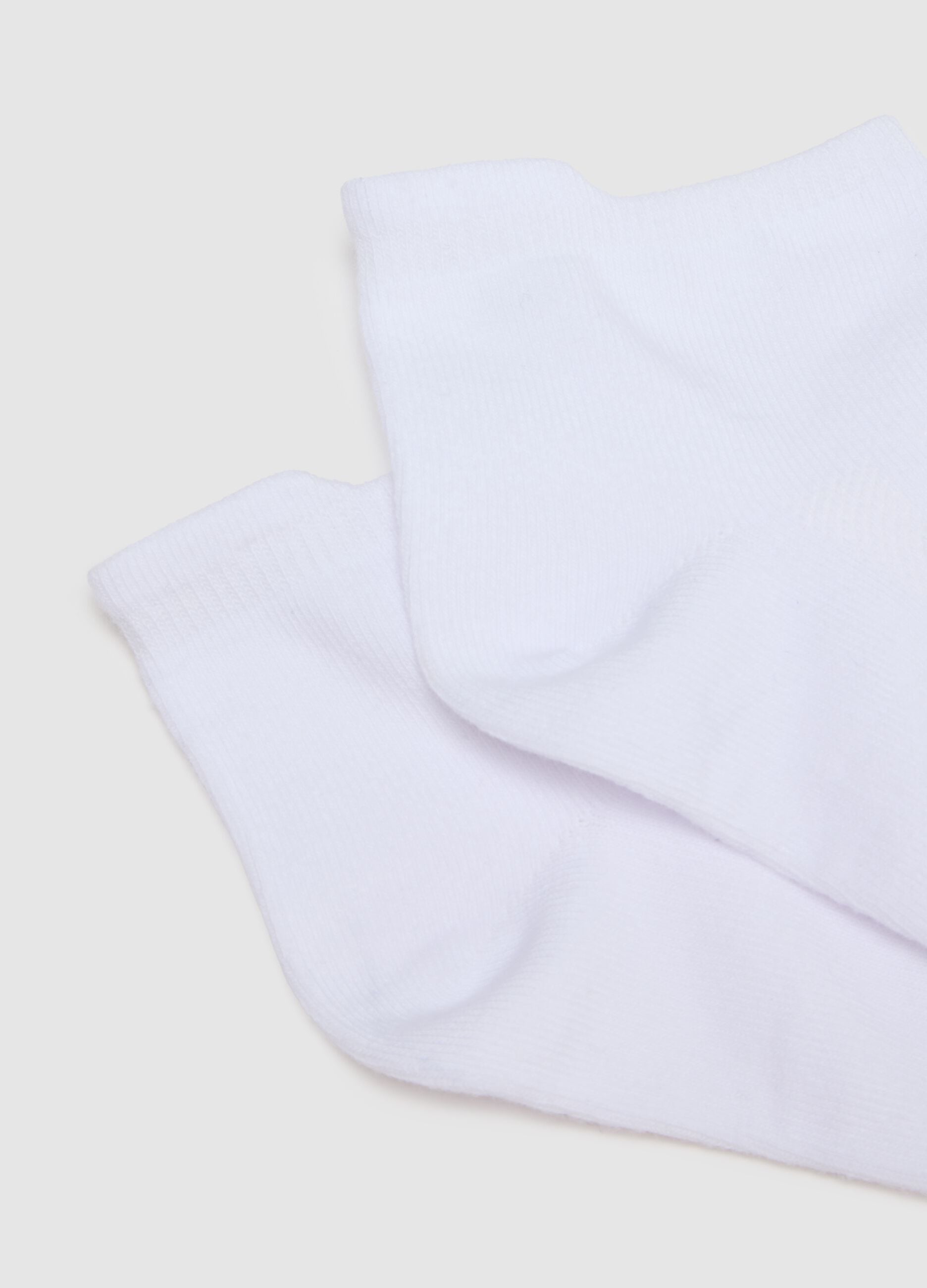 Tripack ankle sports socks in white cotton blend regular fit