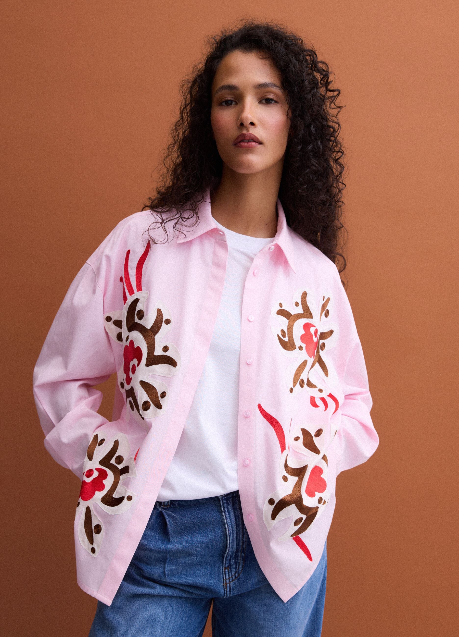 Pink pure cotton poplin shirt with floral print, regular fit