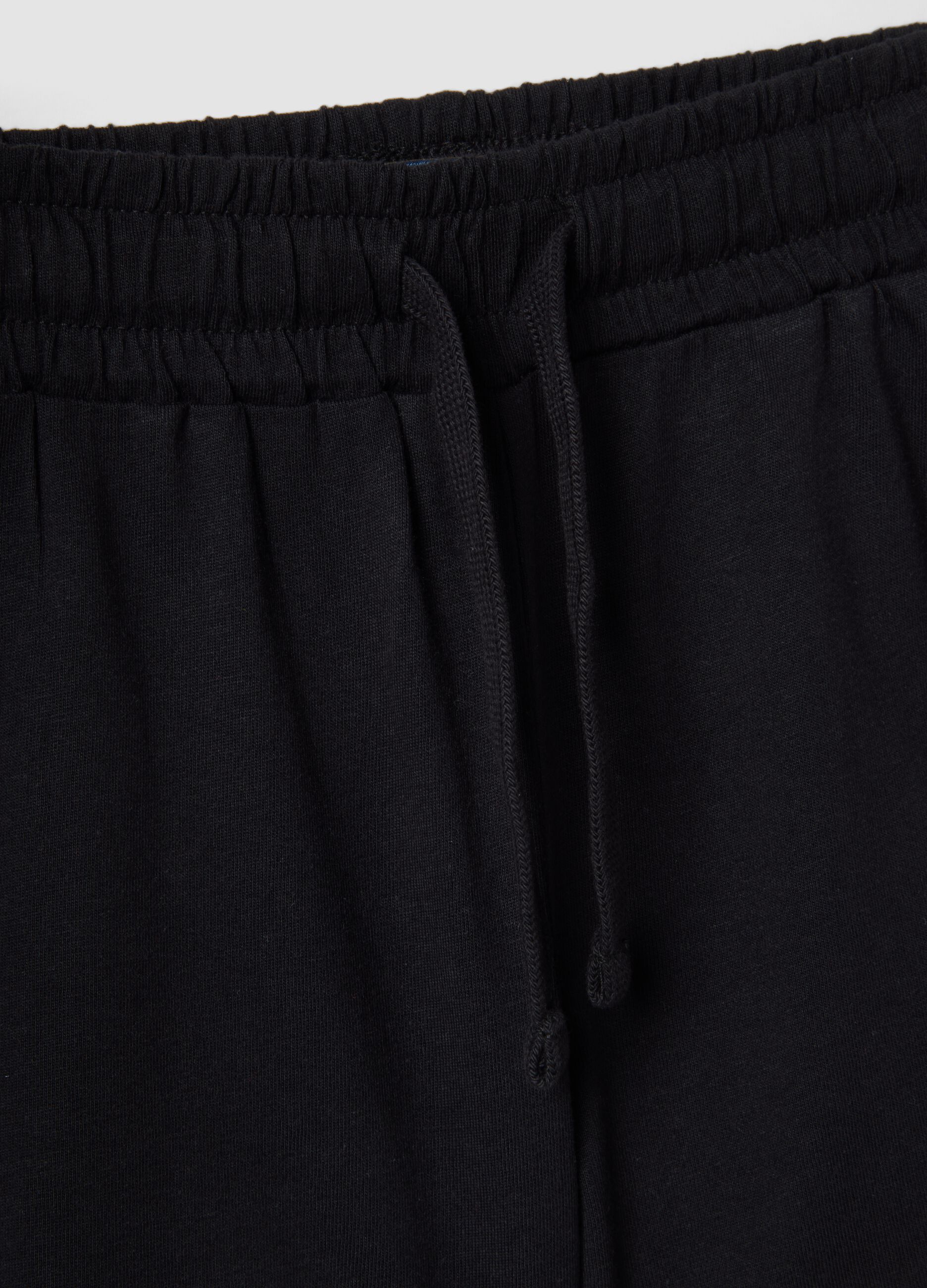 Girls&rsquo; black pure cotton shorts, regular fit