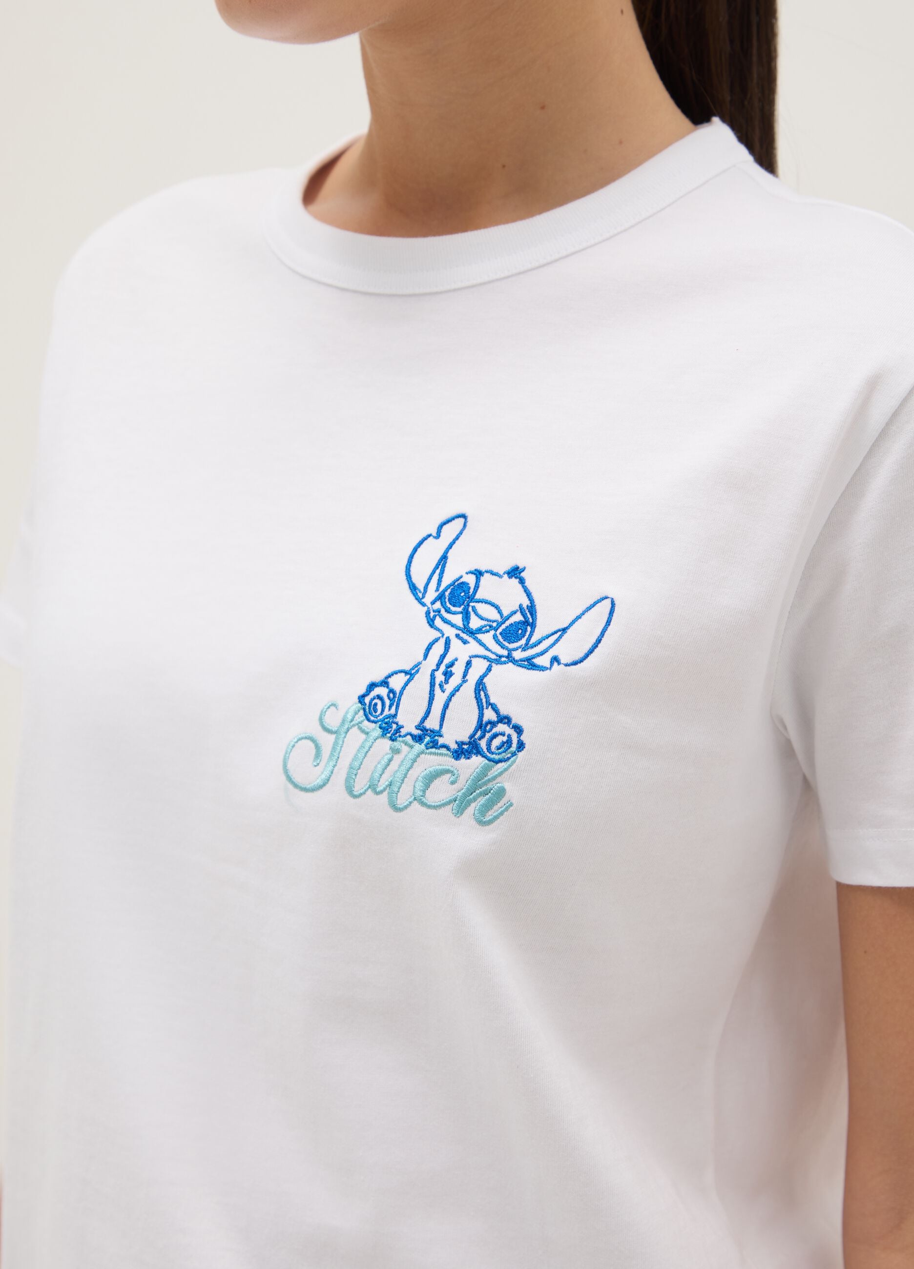 White pure cotton regular fit T-shirt with Stitch print