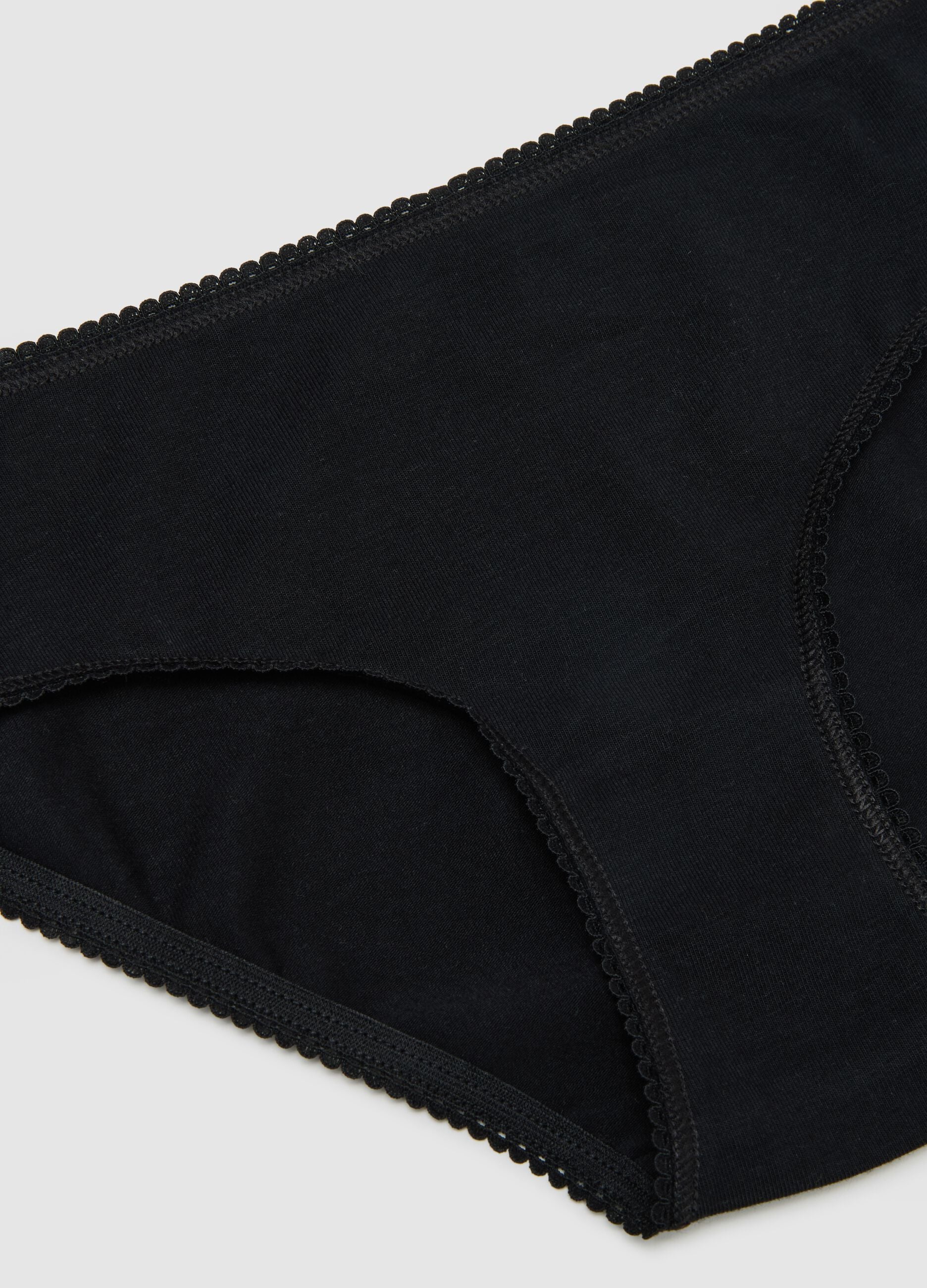 Girl's black cotton stretch regular fit panties