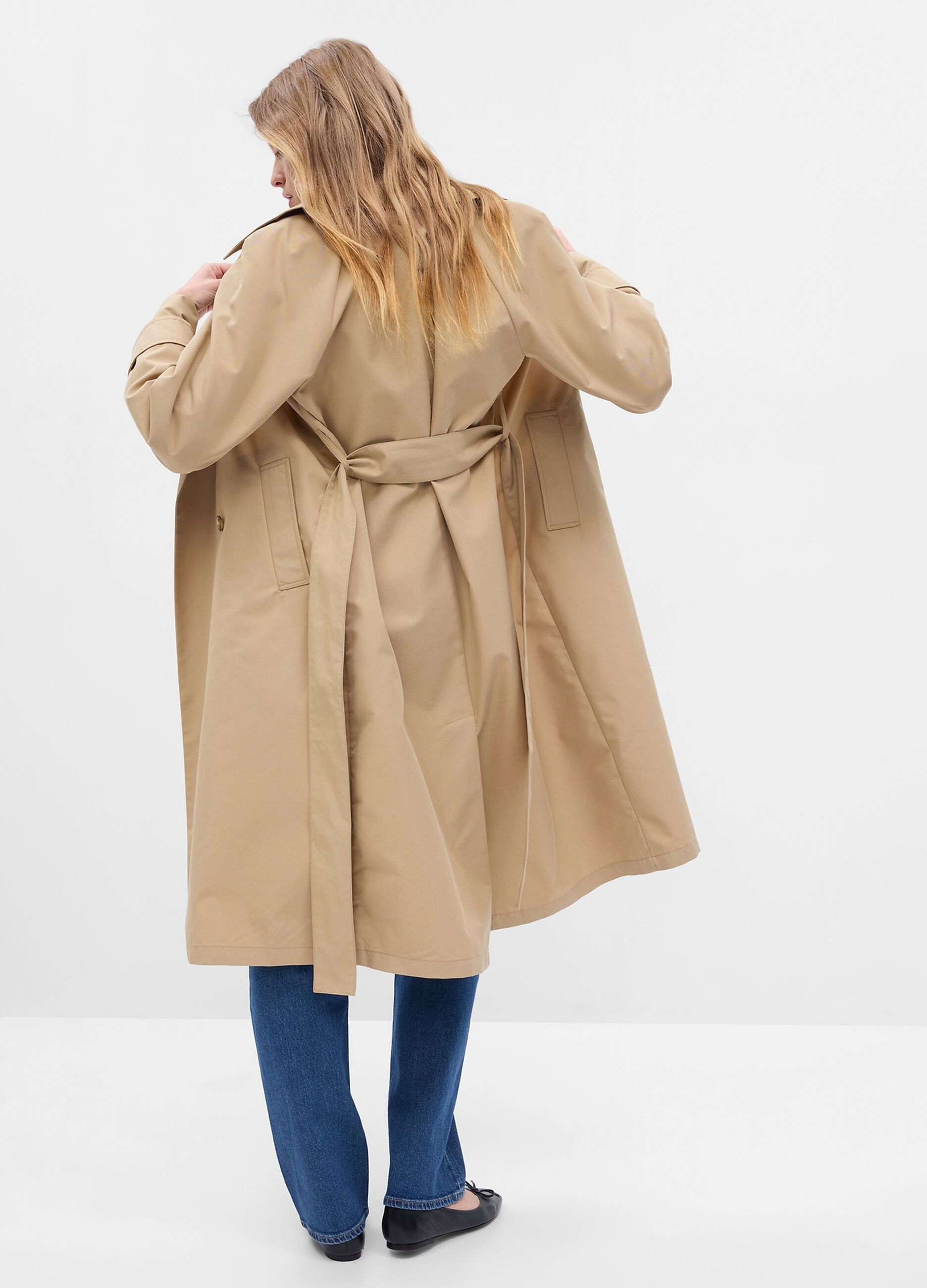 Long trench coat with raglan sleeves