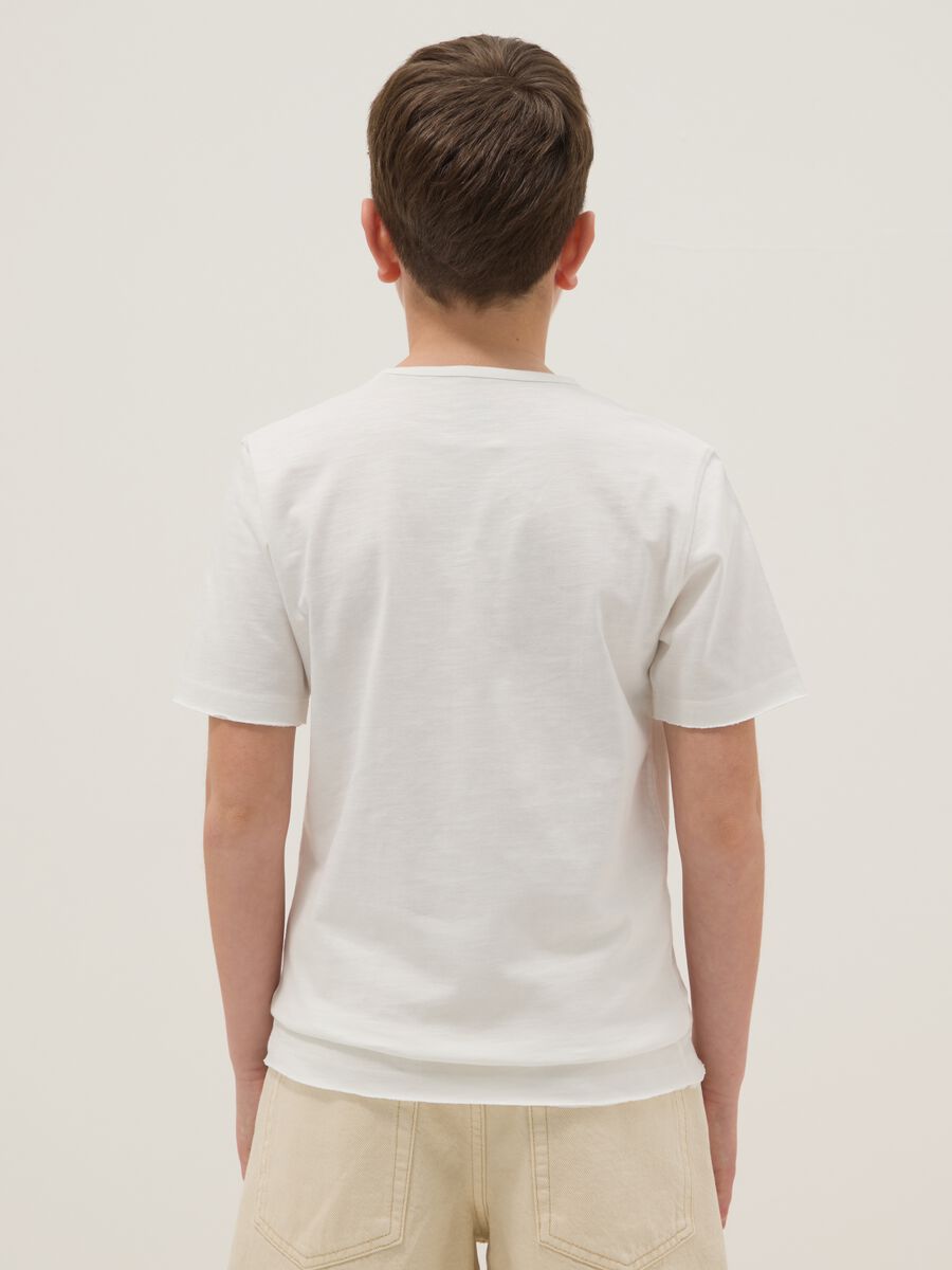 Boys' white pure cotton polo with serafino collar, regular fit_1