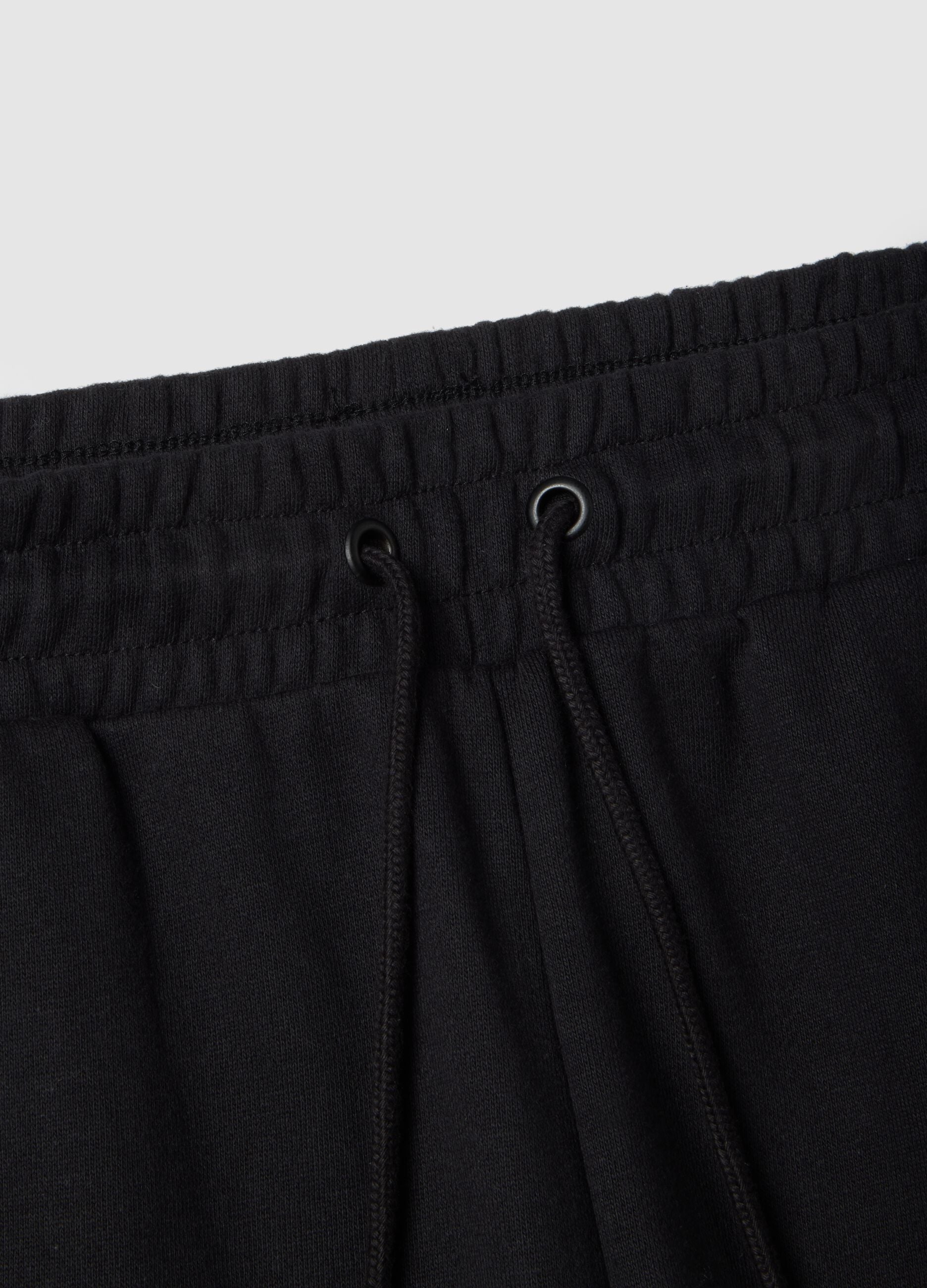 Black cotton blend regular fit sports shorts with Lakers logo