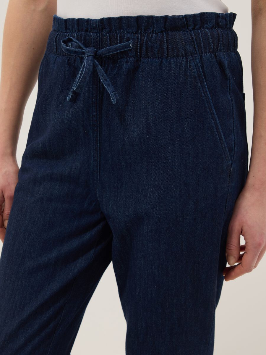 Regular fit blue denim cotton paper bag trousers_3
