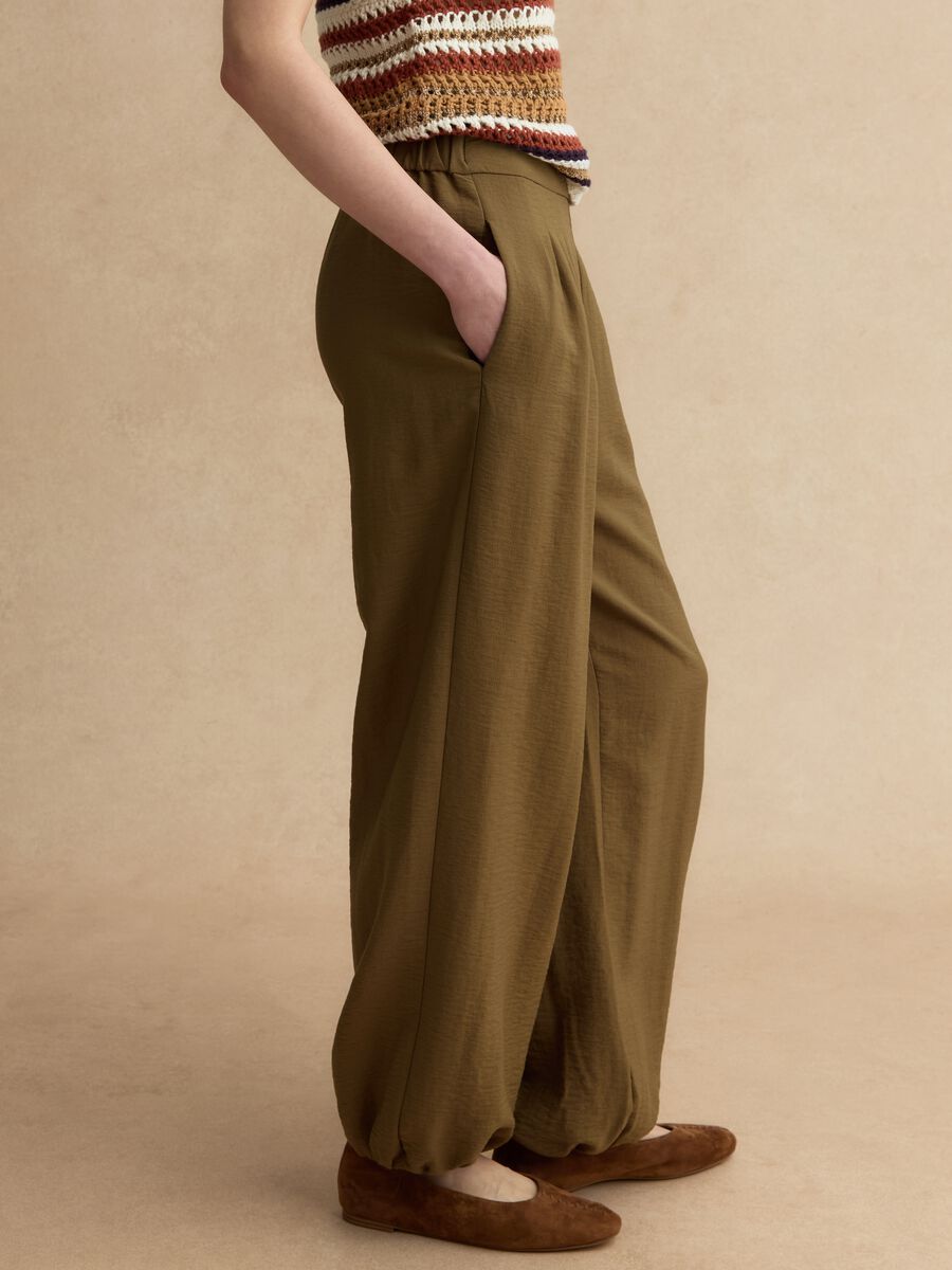 Pantaloni jogger in misto viscosa verdi relaxed fit_3