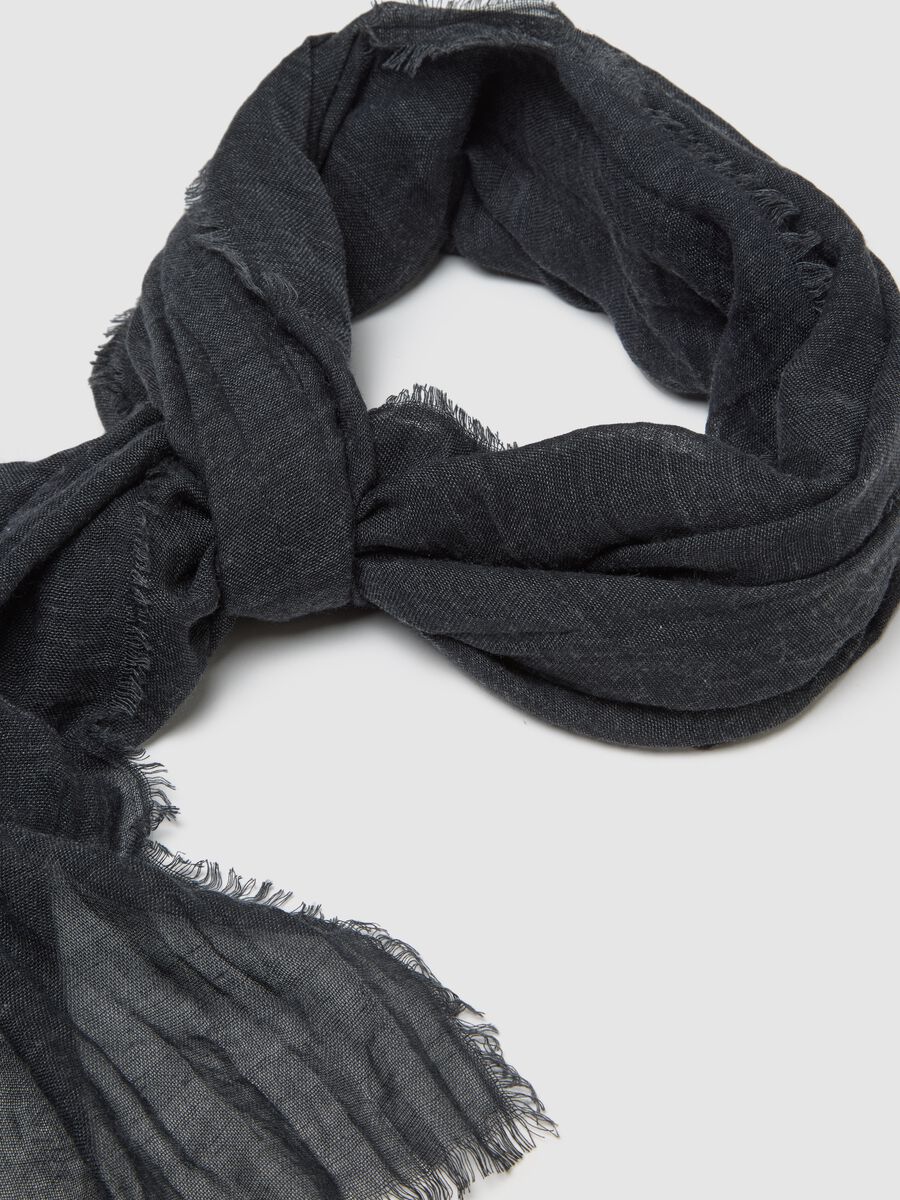 Black scarf_1