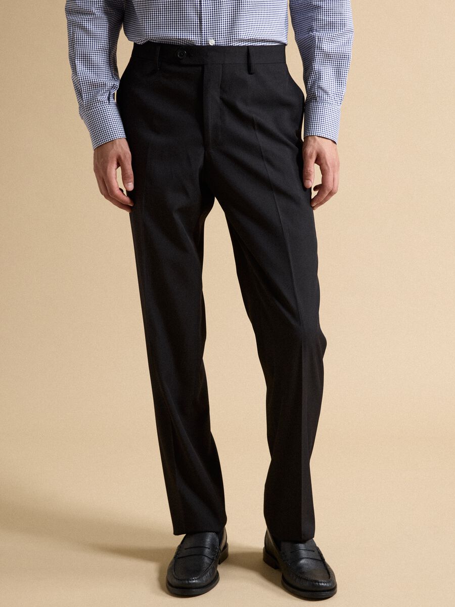 Pantaloni formali neri in viscosa elasticizzata regular fit_1