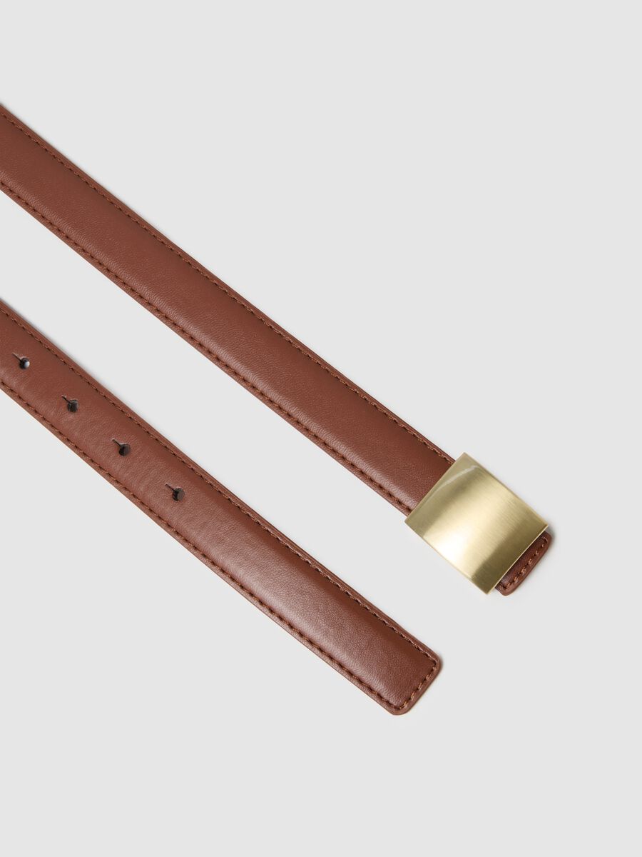 Cintura marrone con fibbia dorata_1